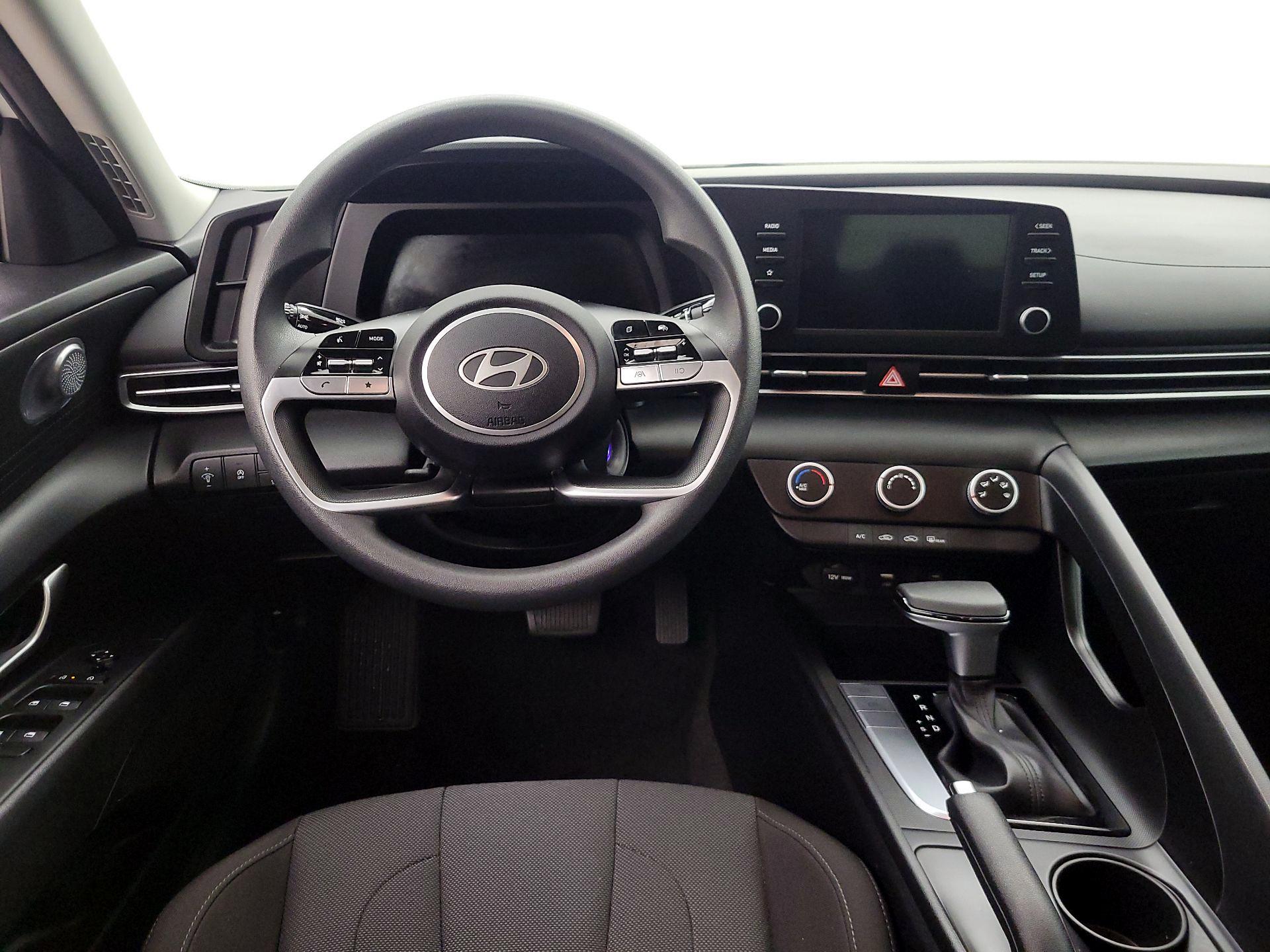 Thumbnail: 2024 Hyundai Elantra - 10
