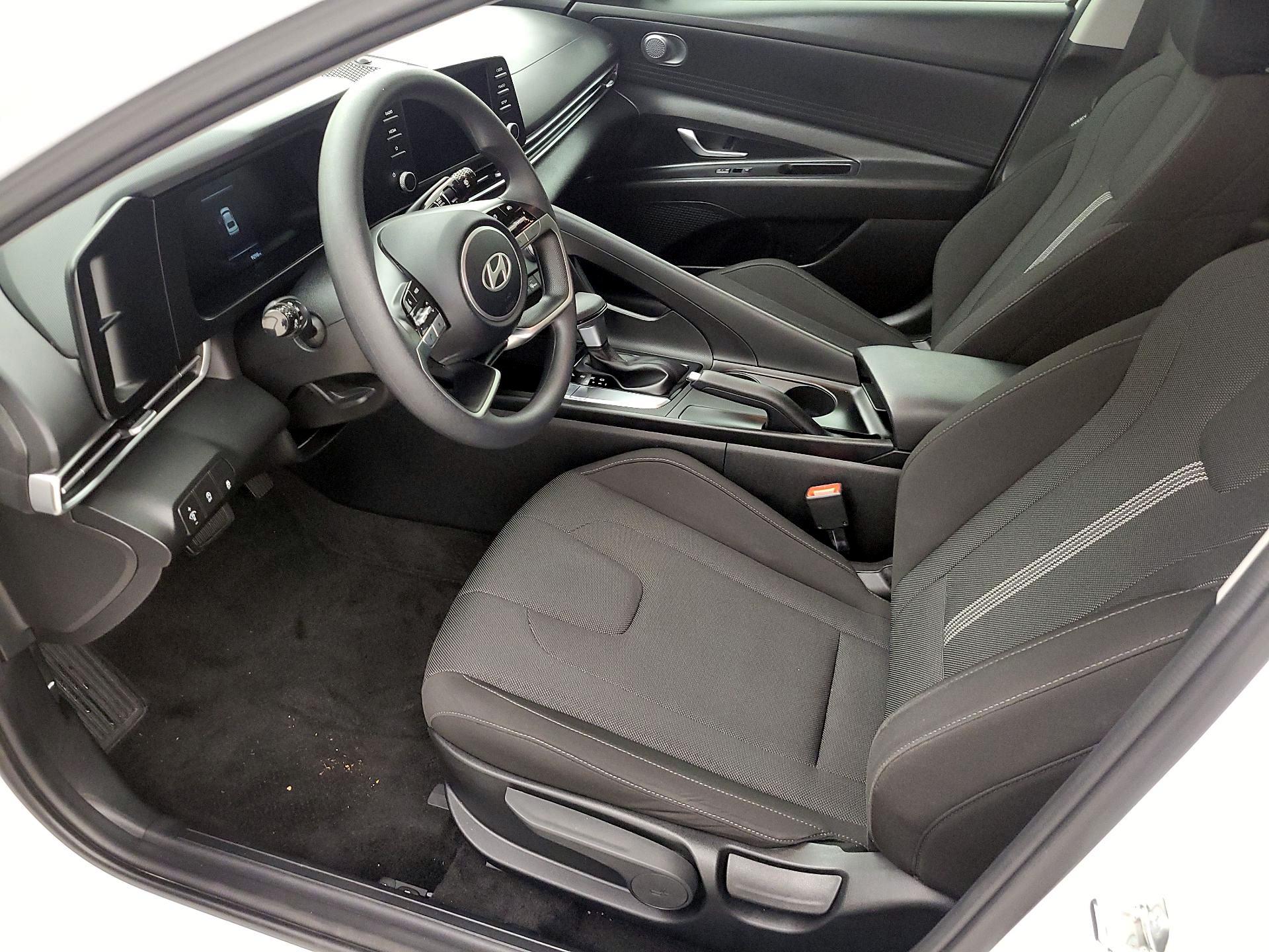 Thumbnail: 2024 Hyundai Elantra - 11