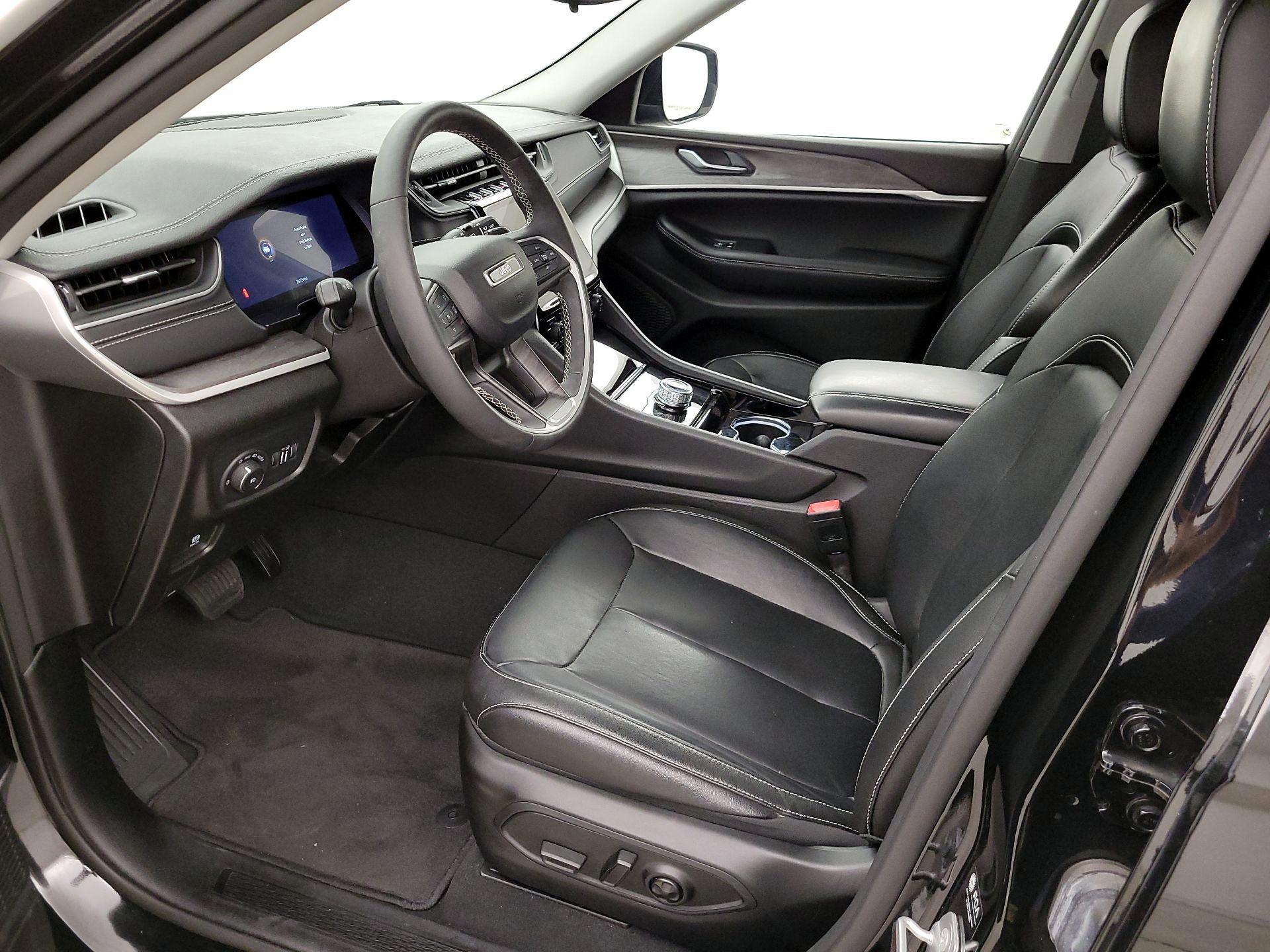 Thumbnail: 2023 Jeep Grand Cherokee - 11