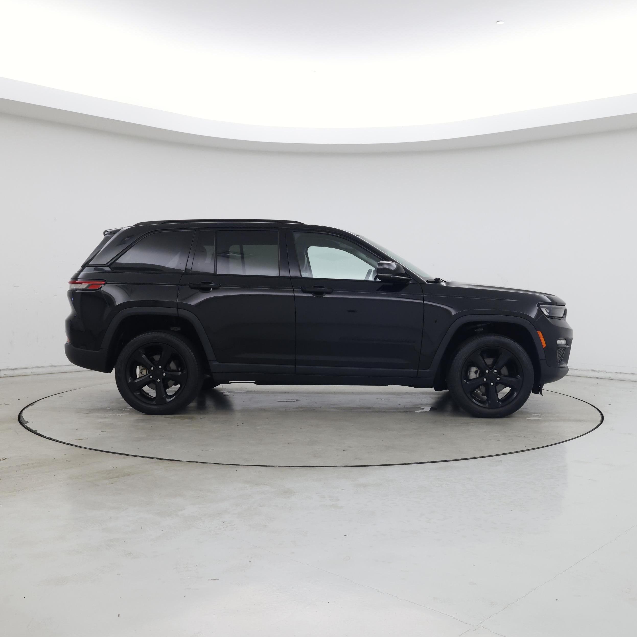 Thumbnail: 2023 Jeep Grand Cherokee - 7