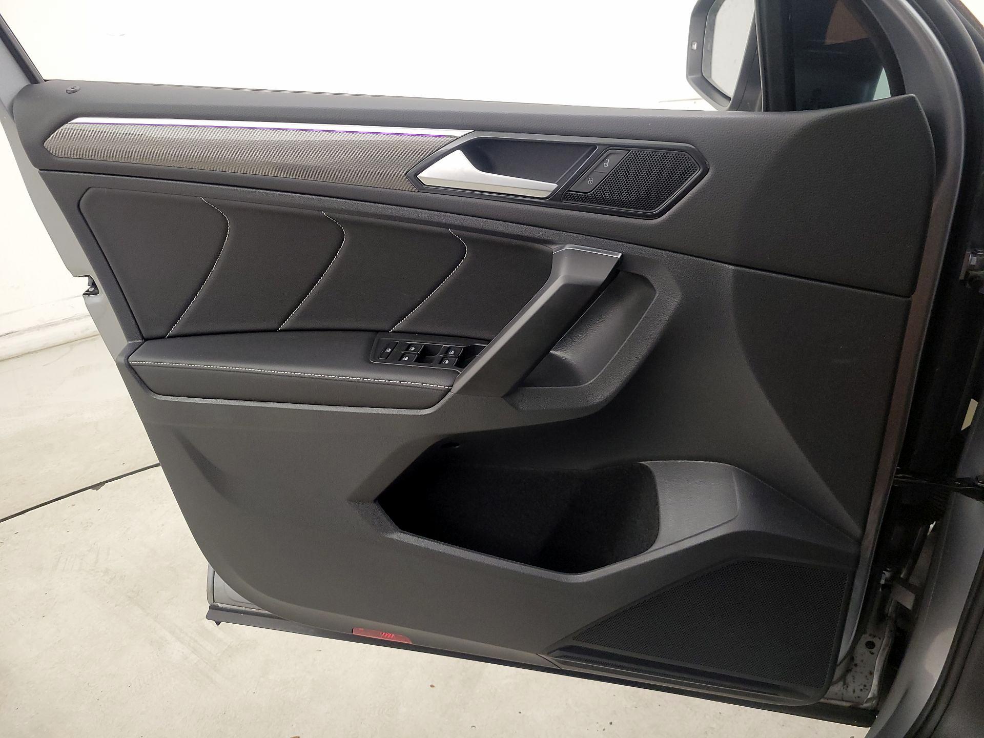 Thumbnail: 2022 Volkswagen Tiguan - 12