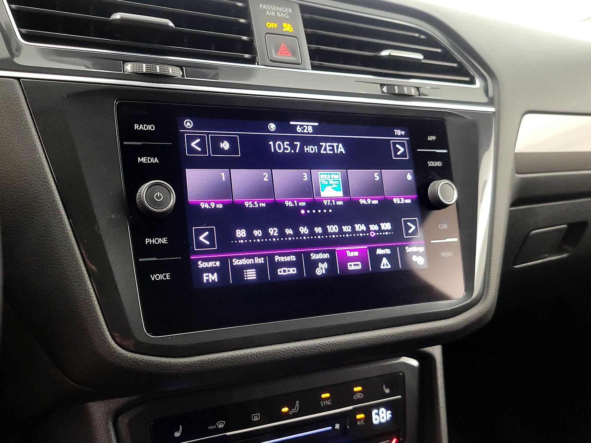 Thumbnail: 2022 Volkswagen Tiguan - 15