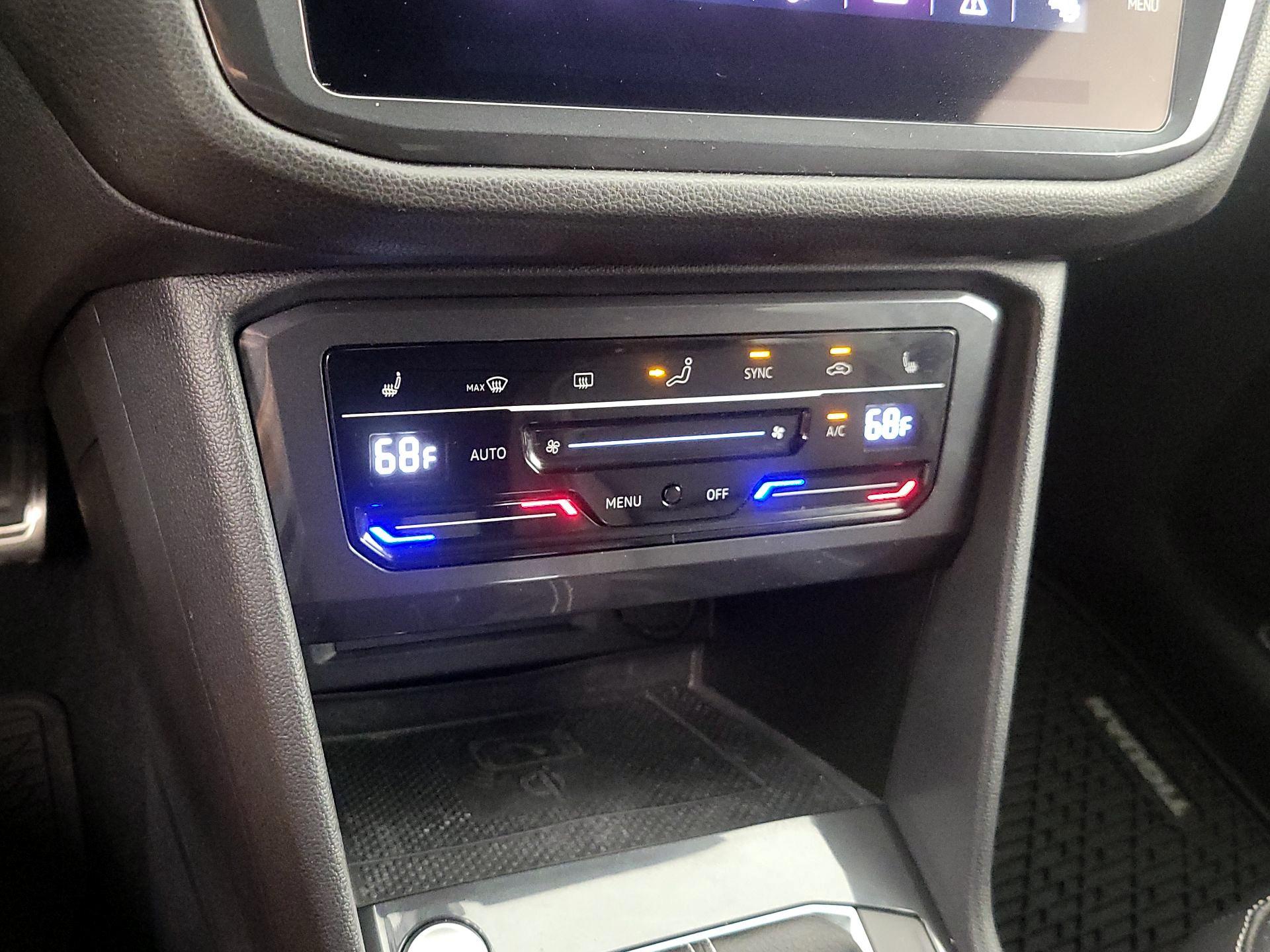 Thumbnail: 2022 Volkswagen Tiguan - 16