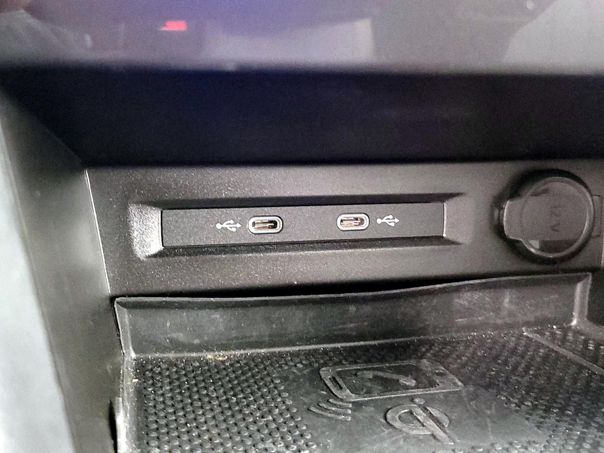 Thumbnail: 2022 Volkswagen Tiguan - 18