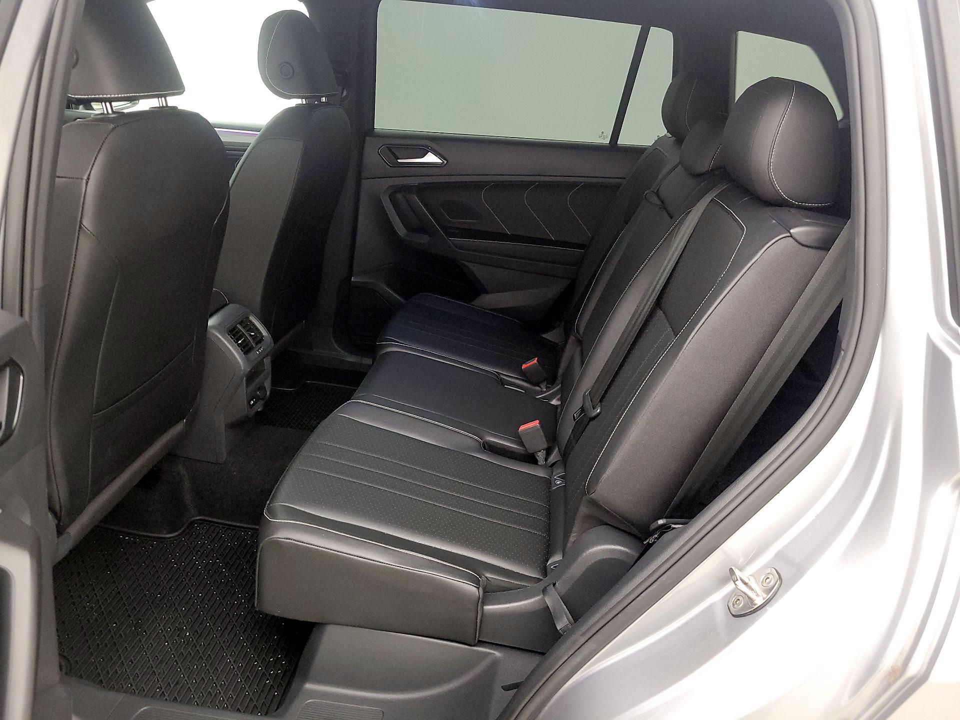 Thumbnail: 2022 Volkswagen Tiguan - 20