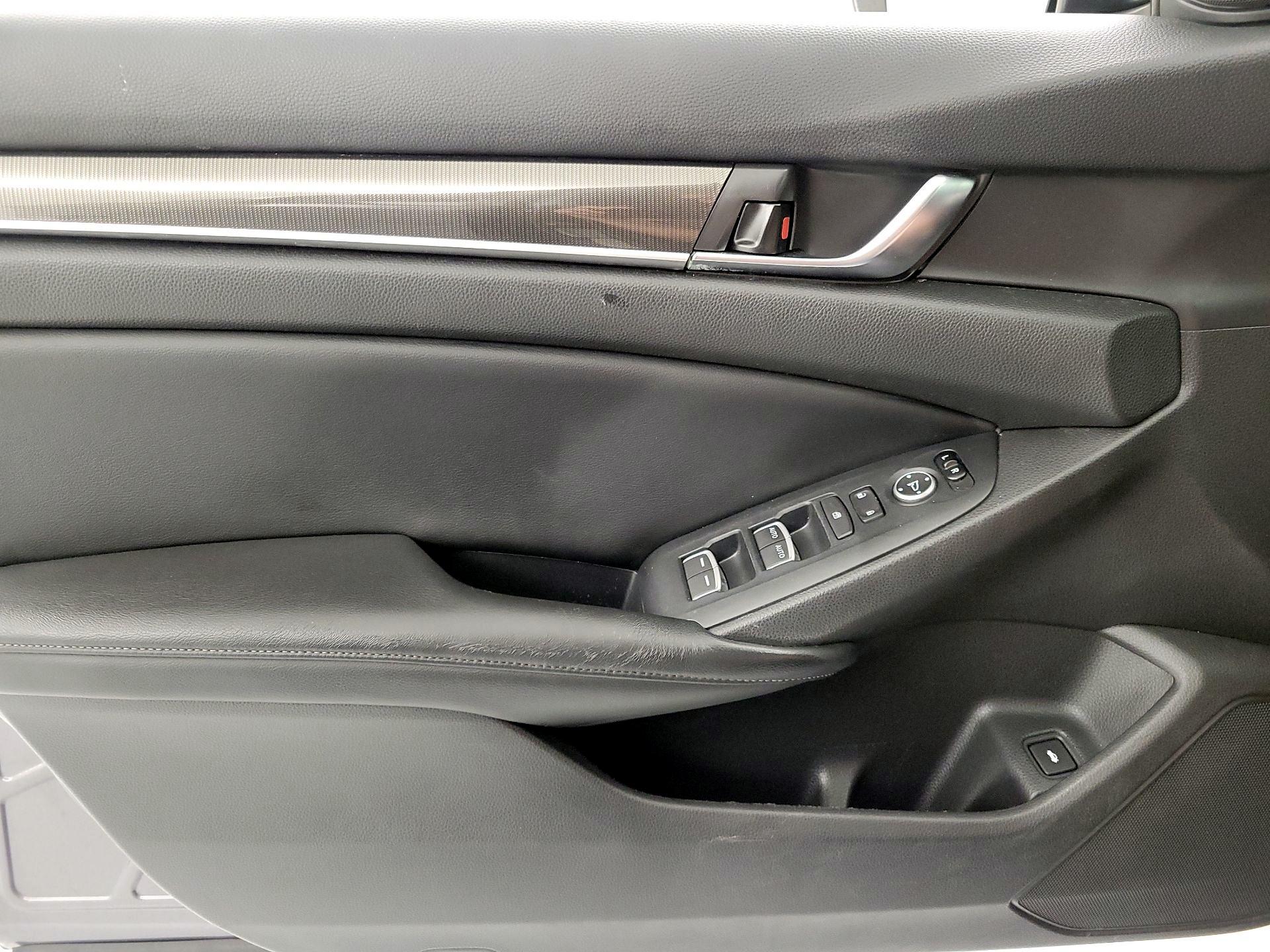 Thumbnail: 2018 Honda Accord - 12