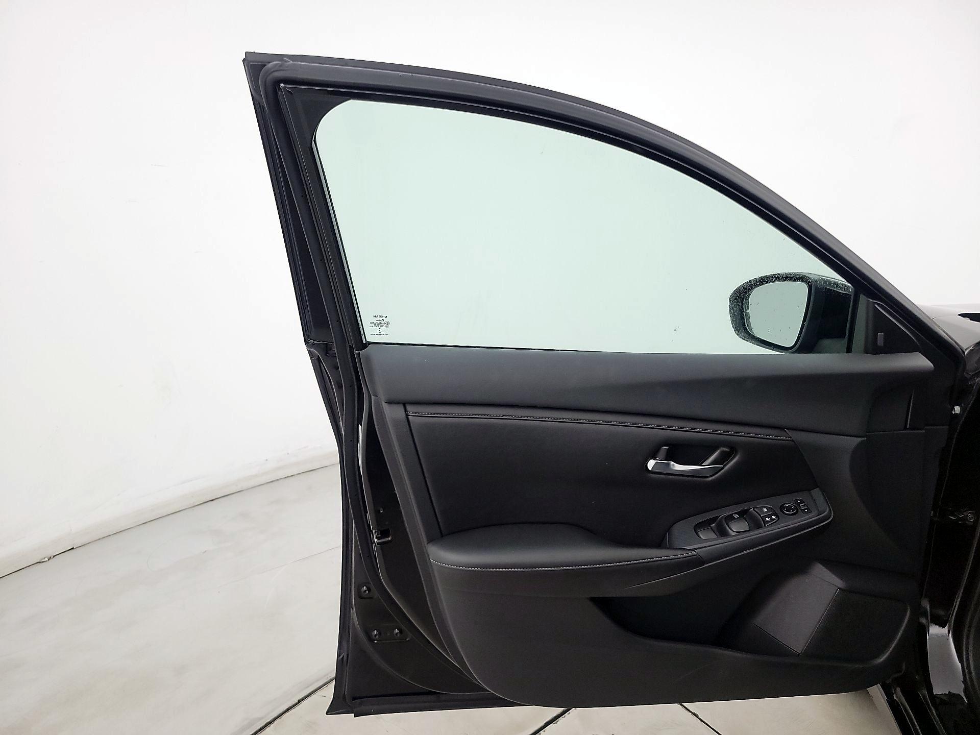 Thumbnail: 2023 Nissan Sentra - 12