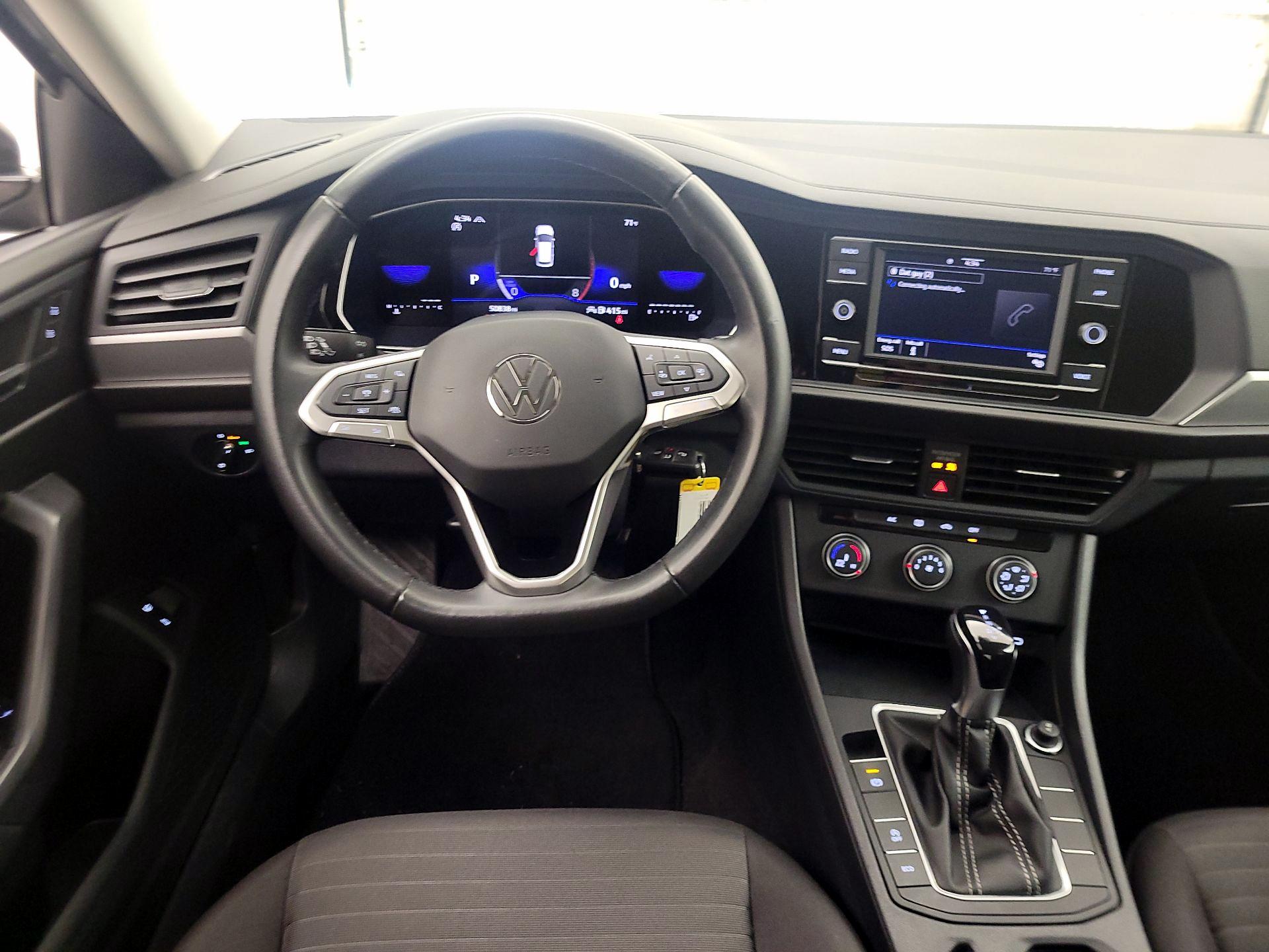 Thumbnail: 2024 Volkswagen Jetta - 10