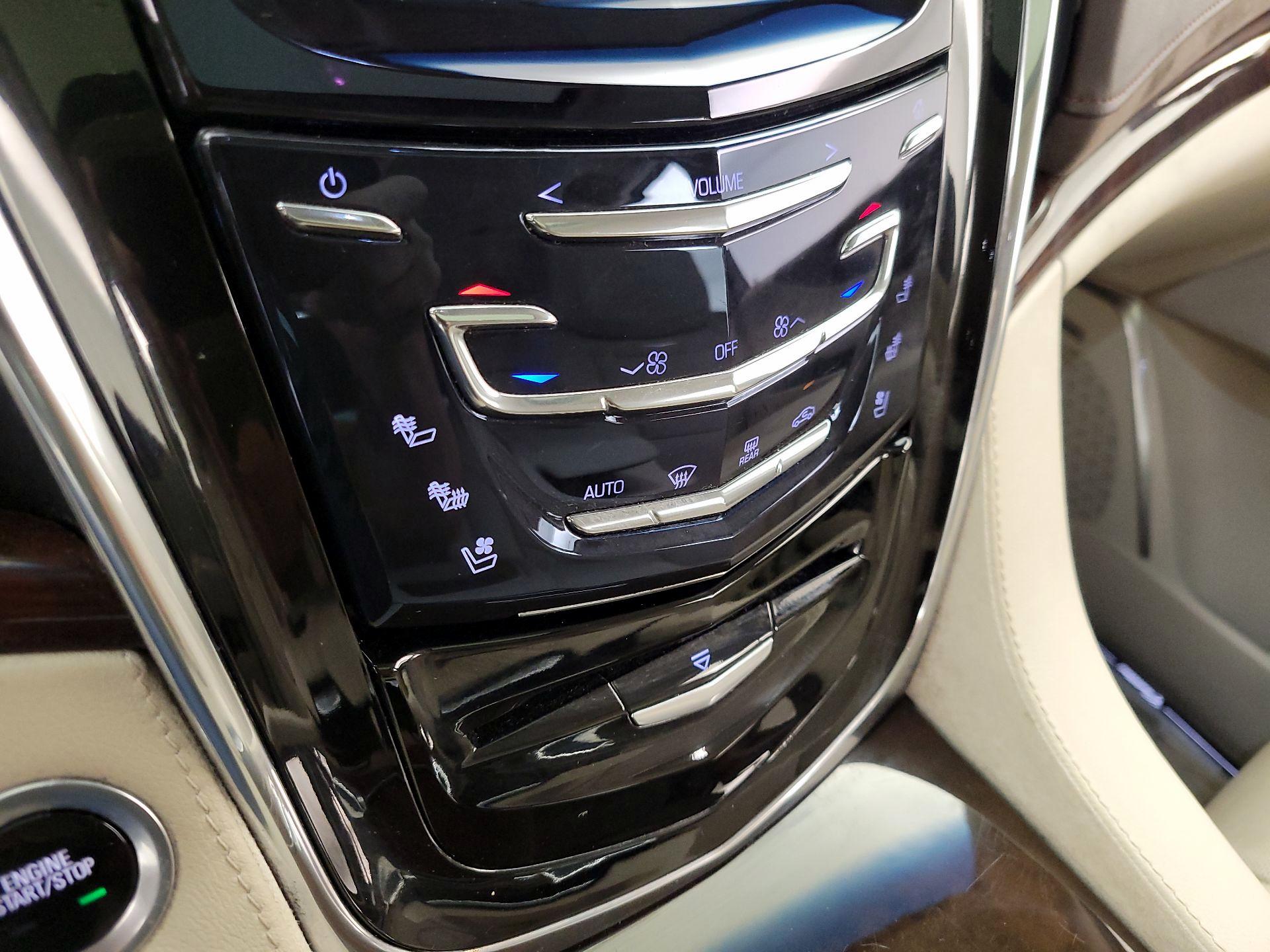 Thumbnail: 2016 Cadillac Escalade - 17