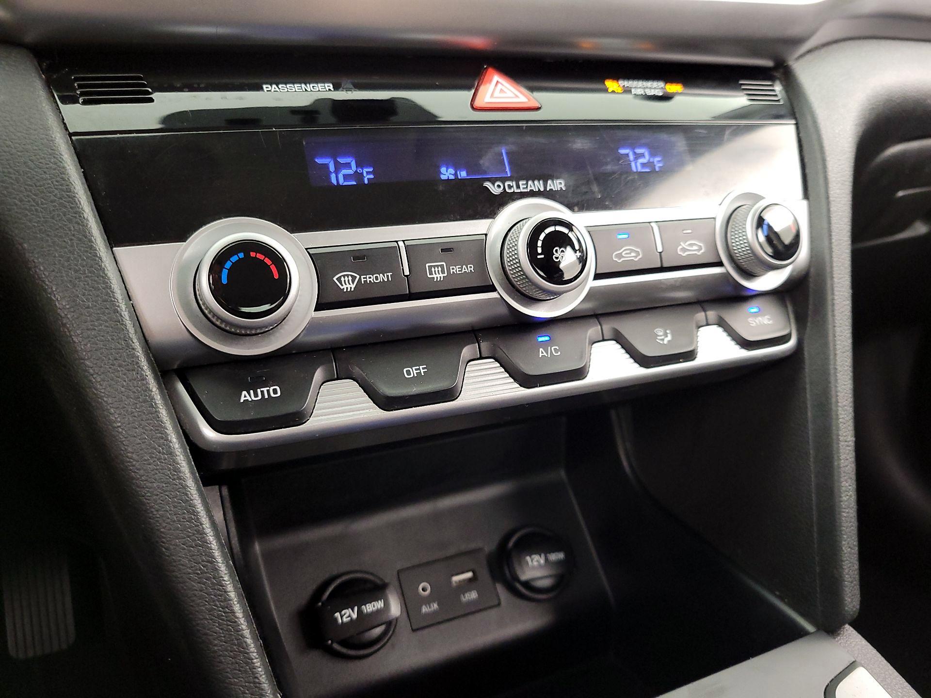 Thumbnail: 2020 Hyundai Elantra - 16