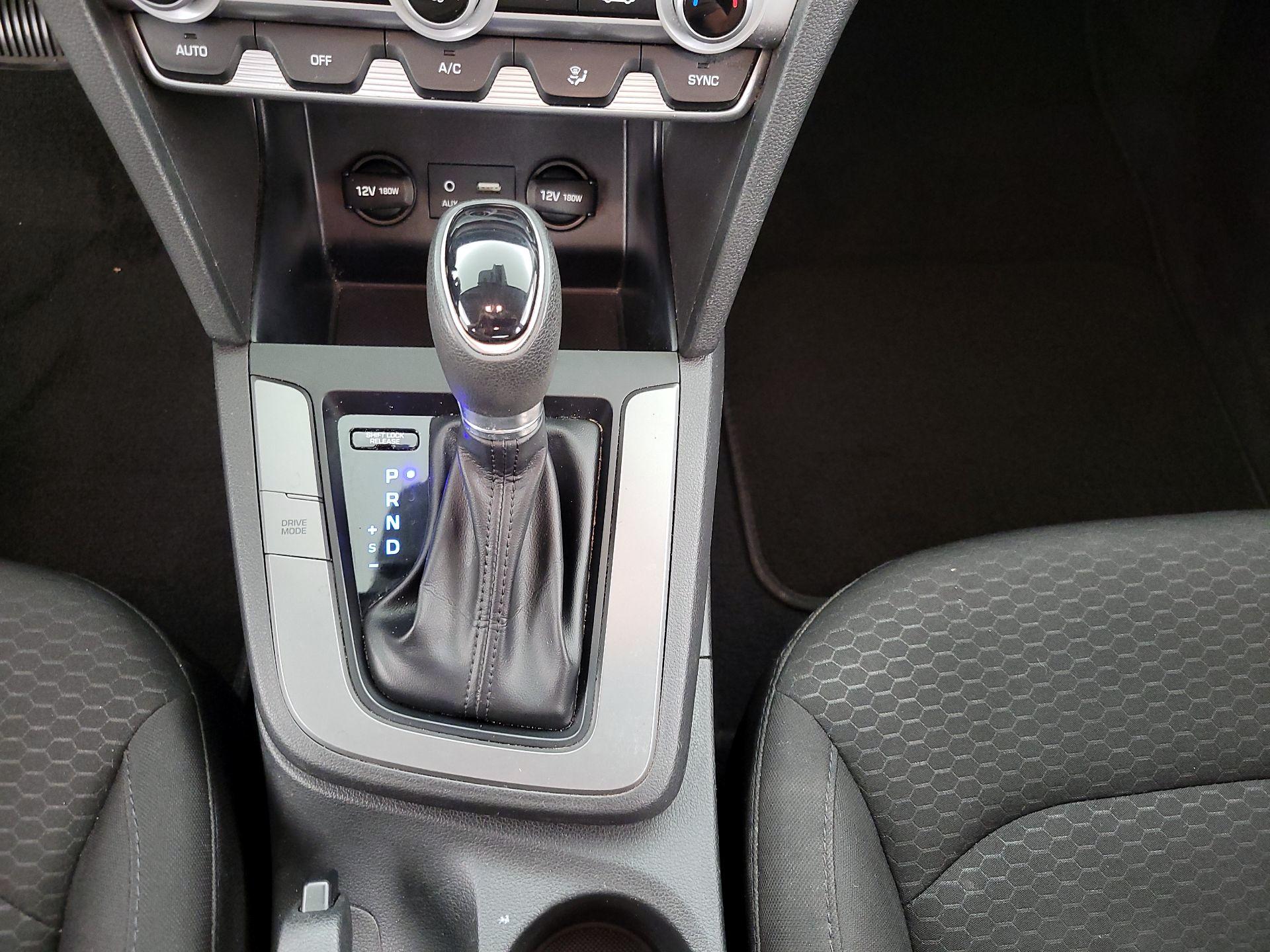 Thumbnail: 2020 Hyundai Elantra - 17