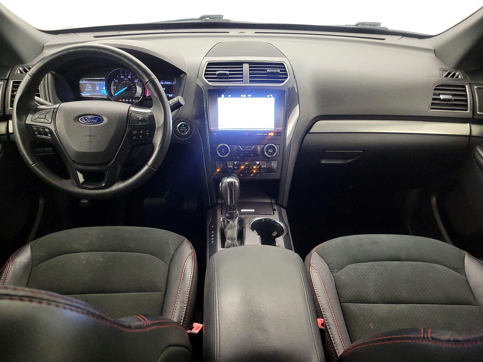 Thumbnail: 2019 Ford Explorer - 9
