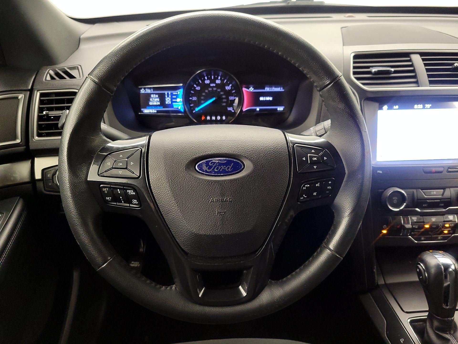 Thumbnail: 2019 Ford Explorer - 10