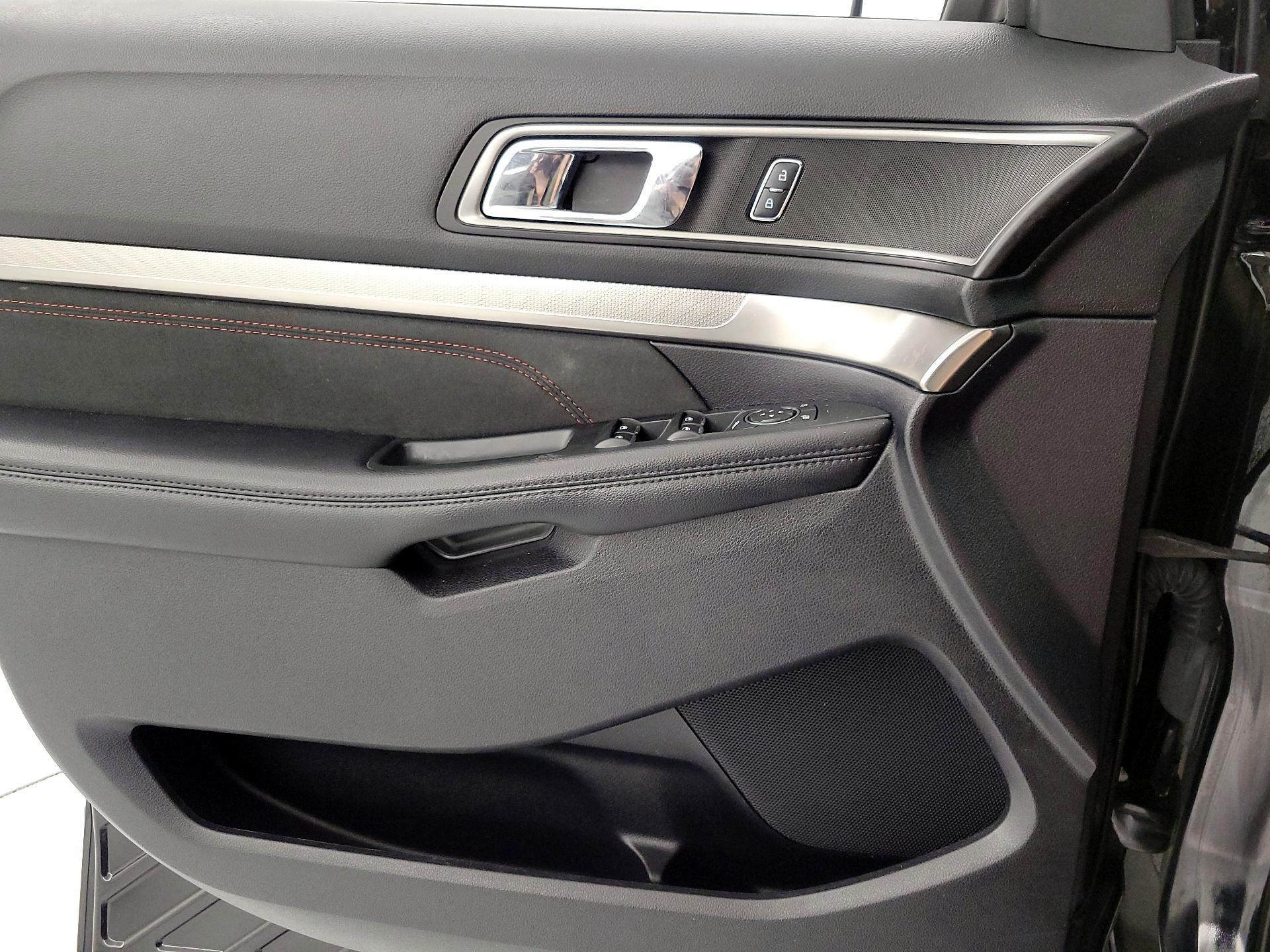 Thumbnail: 2019 Ford Explorer - 12