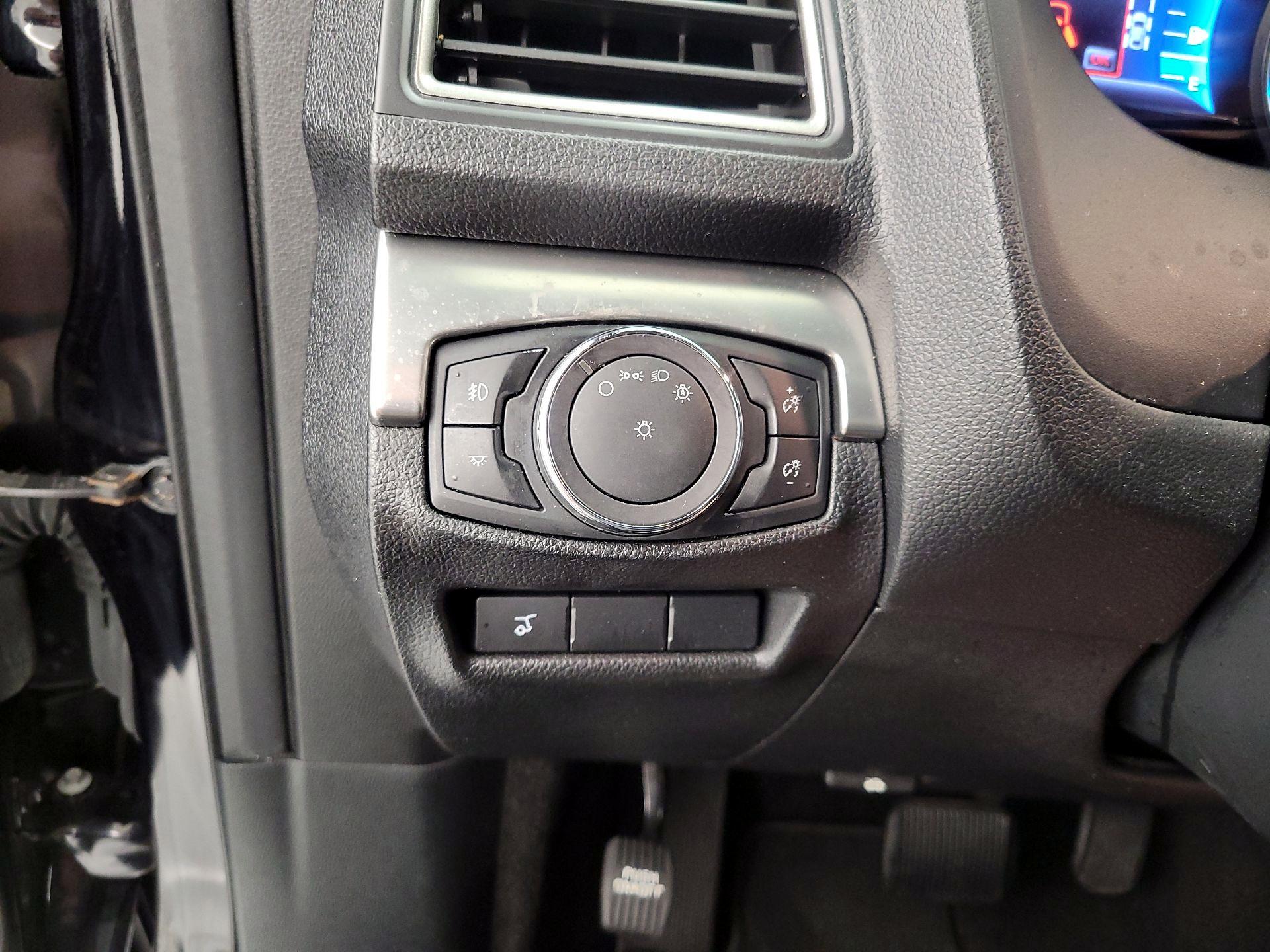 Thumbnail: 2019 Ford Explorer - 13