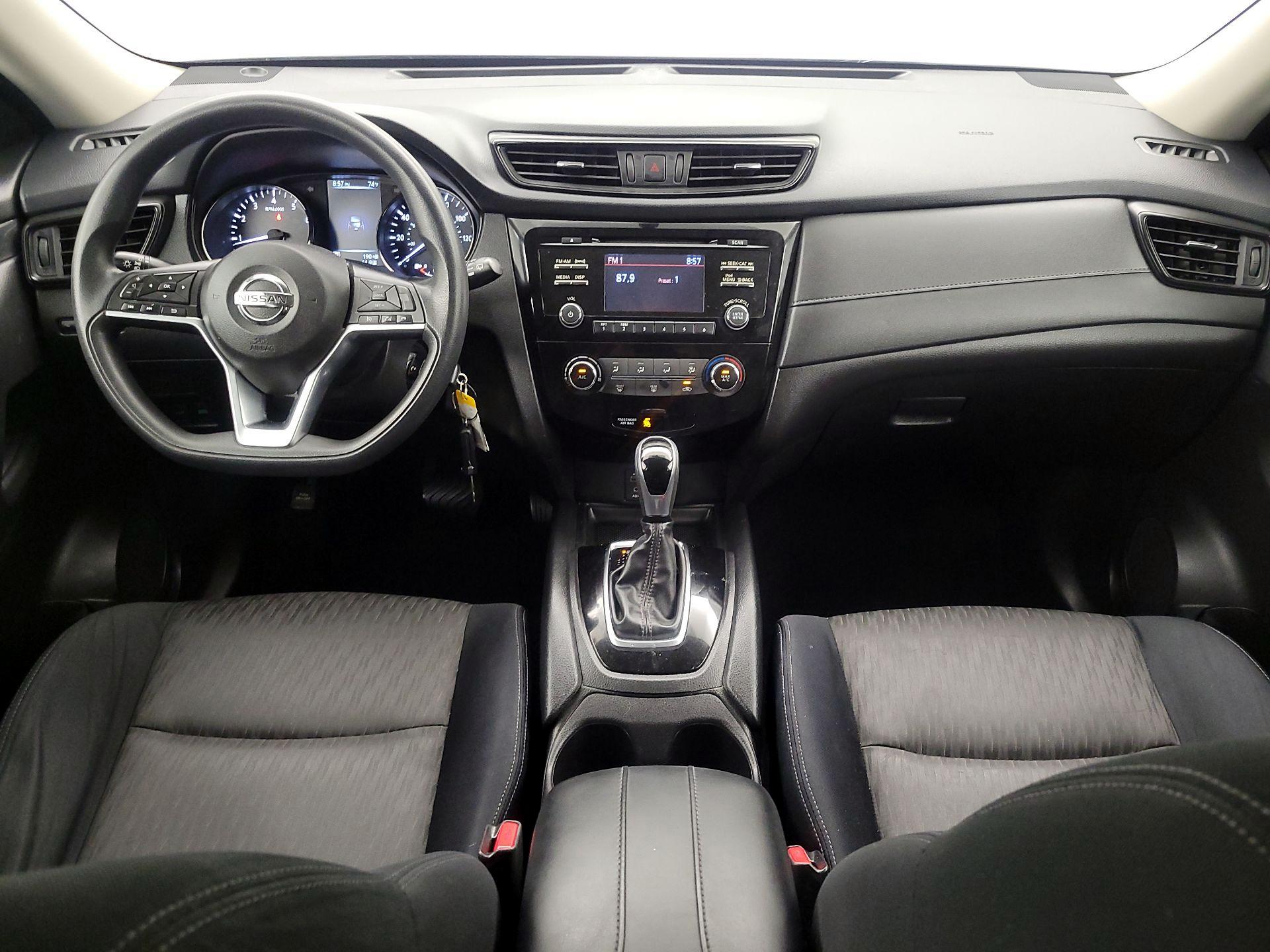 Thumbnail: 2017 Nissan Rogue - 9