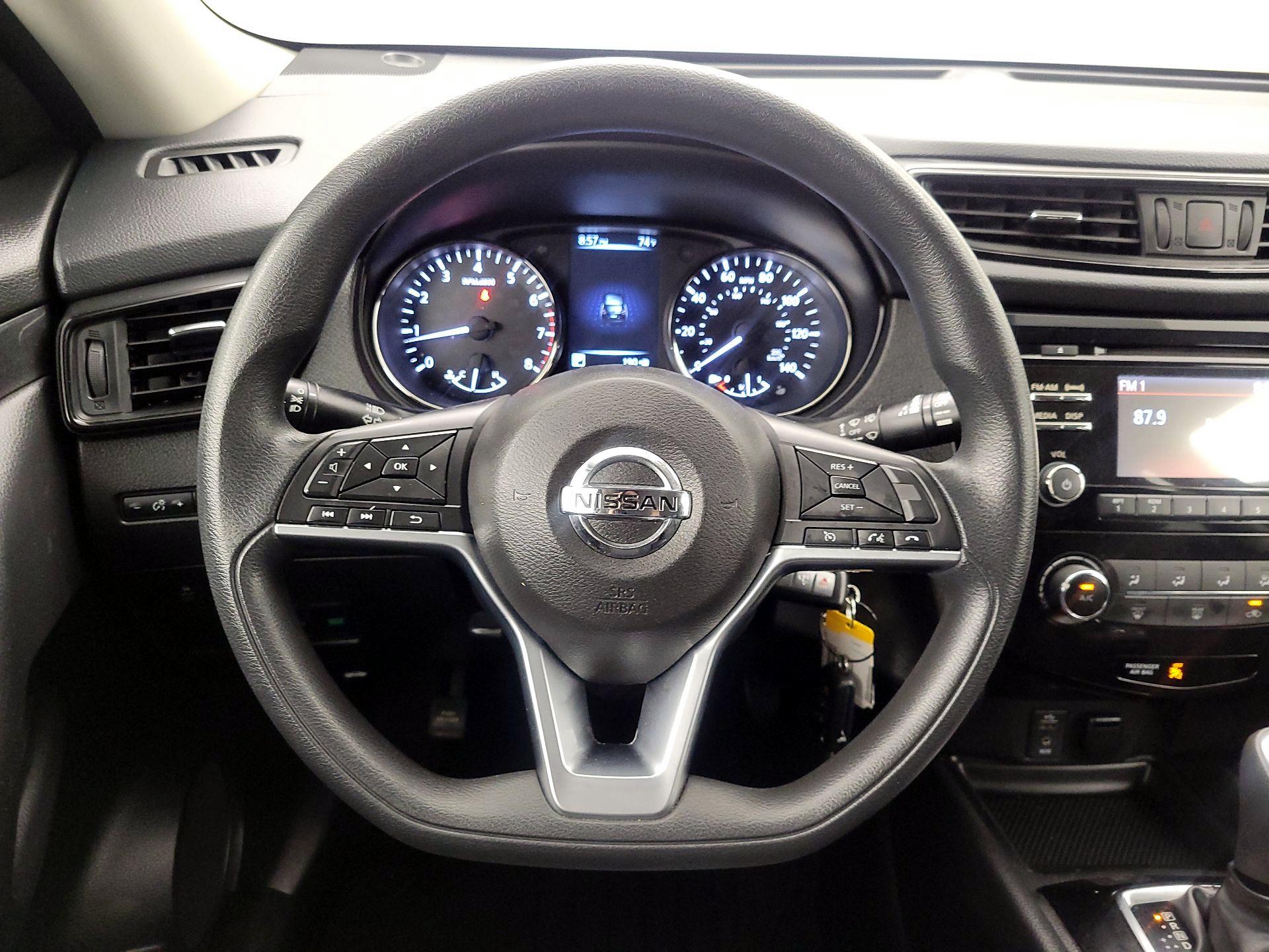 Thumbnail: 2017 Nissan Rogue - 10