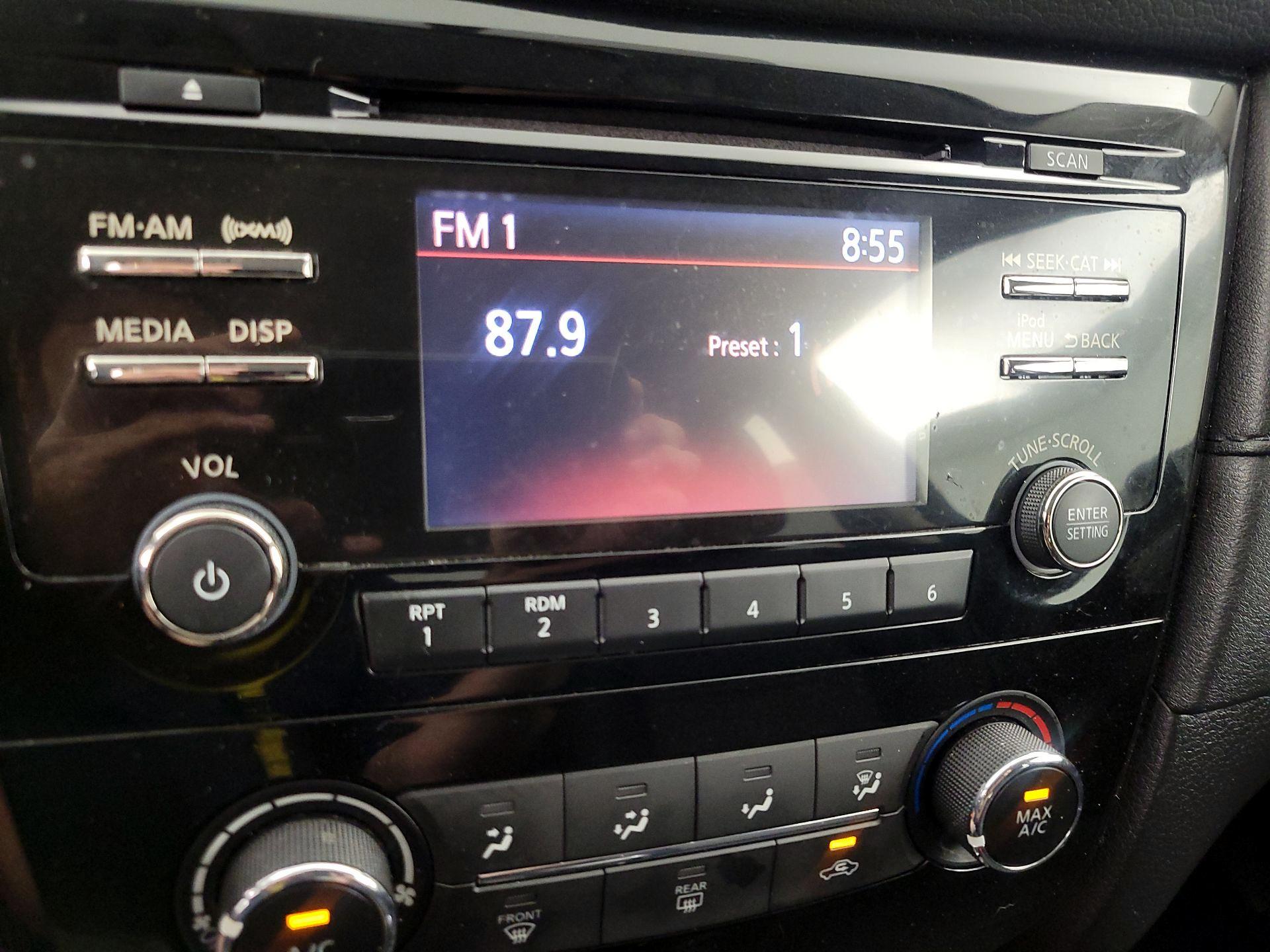 Thumbnail: 2017 Nissan Rogue - 15