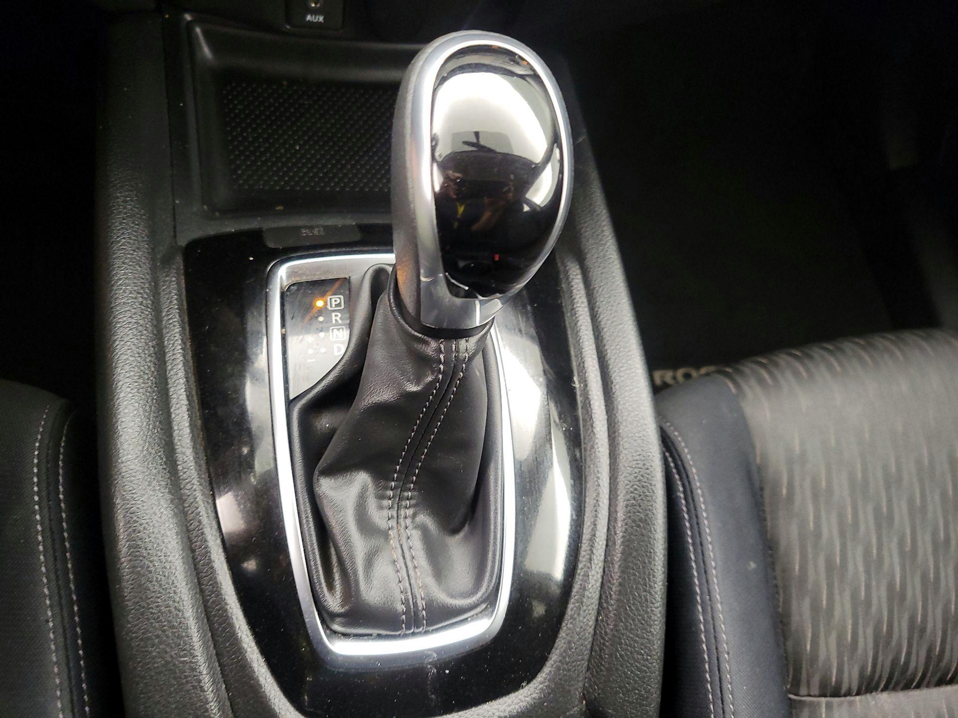 Thumbnail: 2017 Nissan Rogue - 17