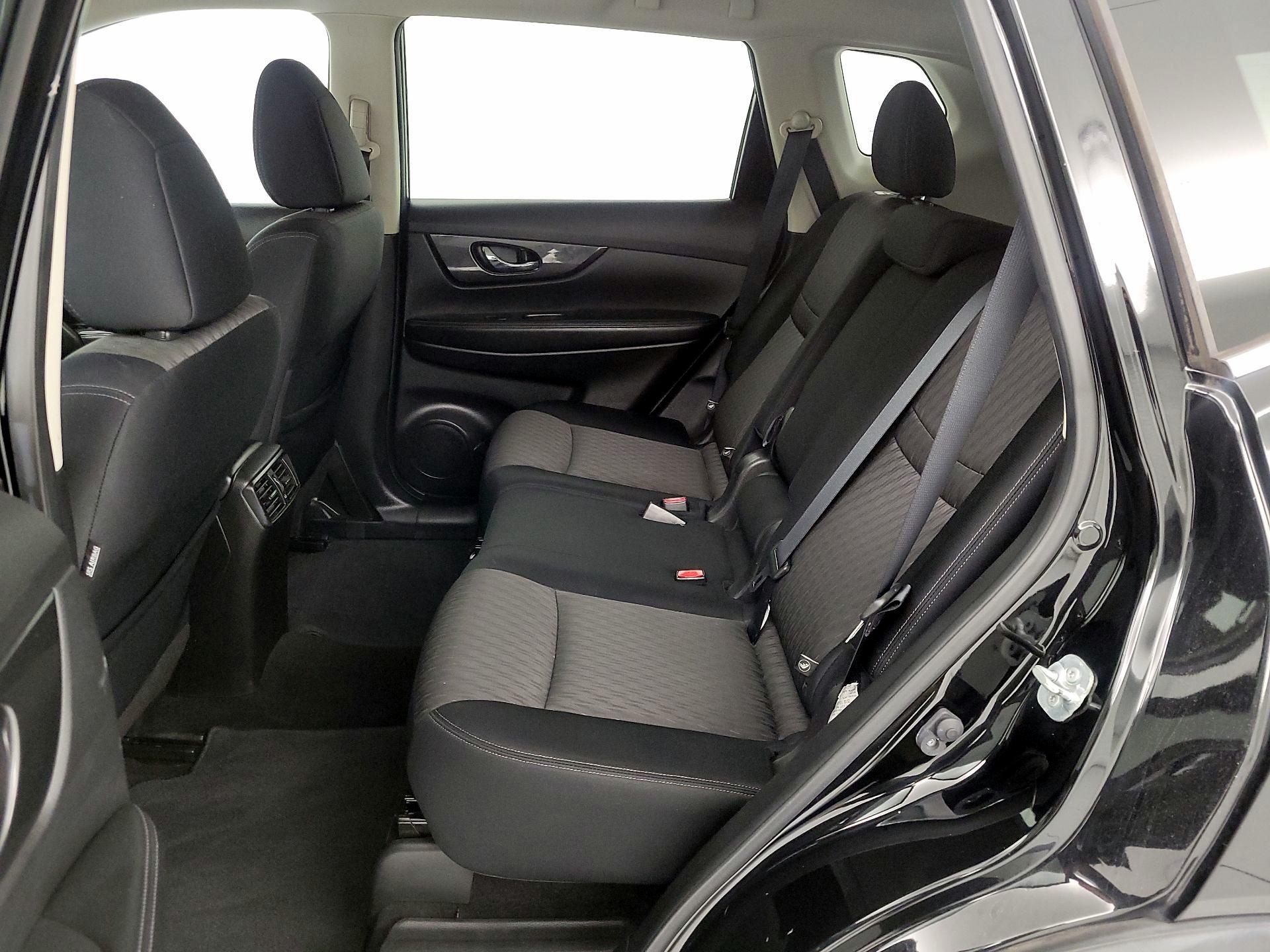 Thumbnail: 2017 Nissan Rogue - 19