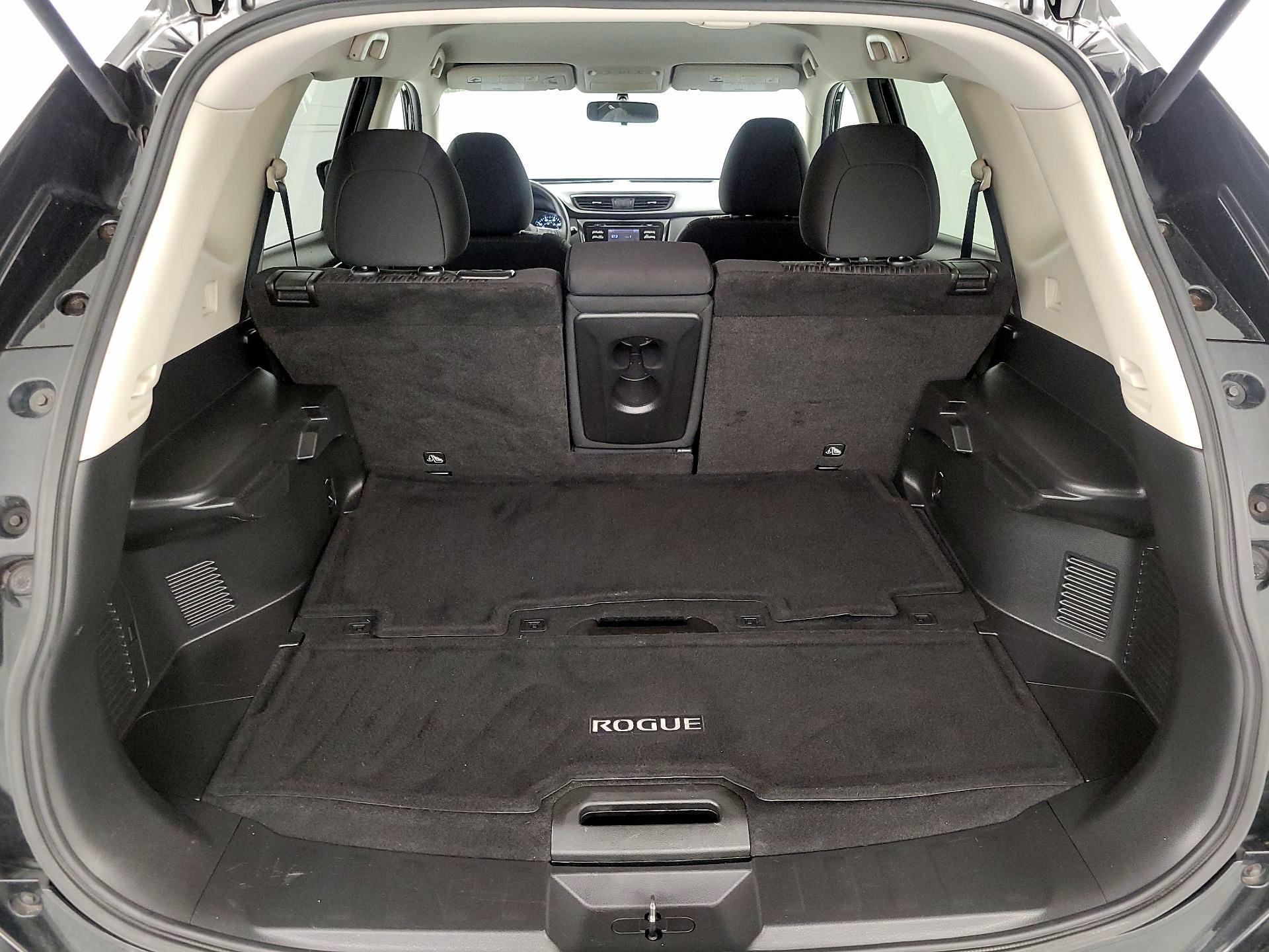 Thumbnail: 2017 Nissan Rogue - 20