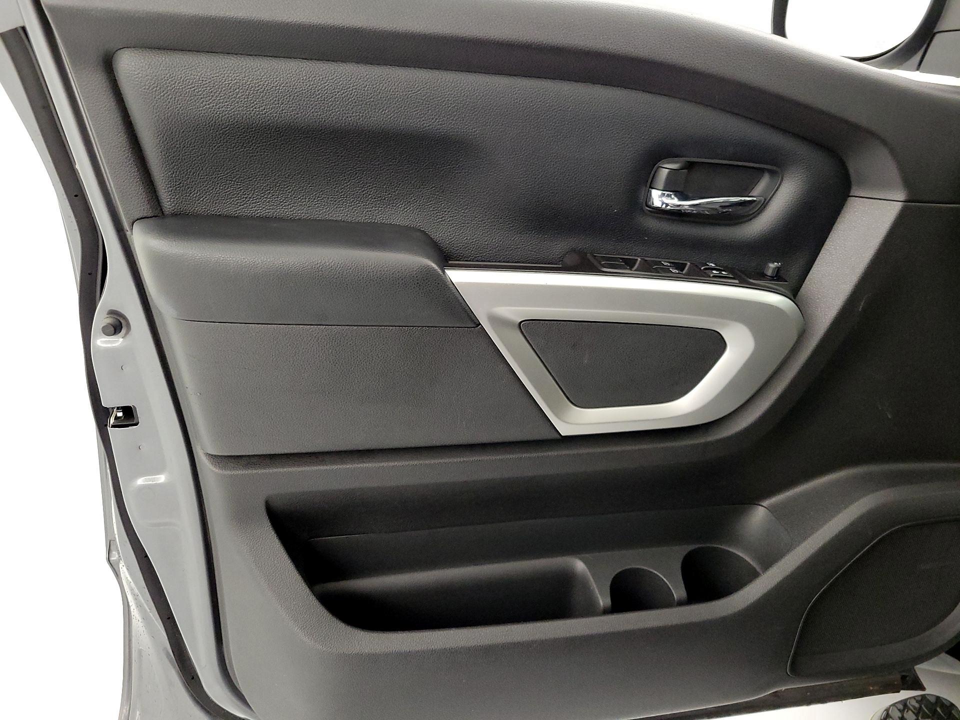 Thumbnail: 2019 Nissan Titan - 12