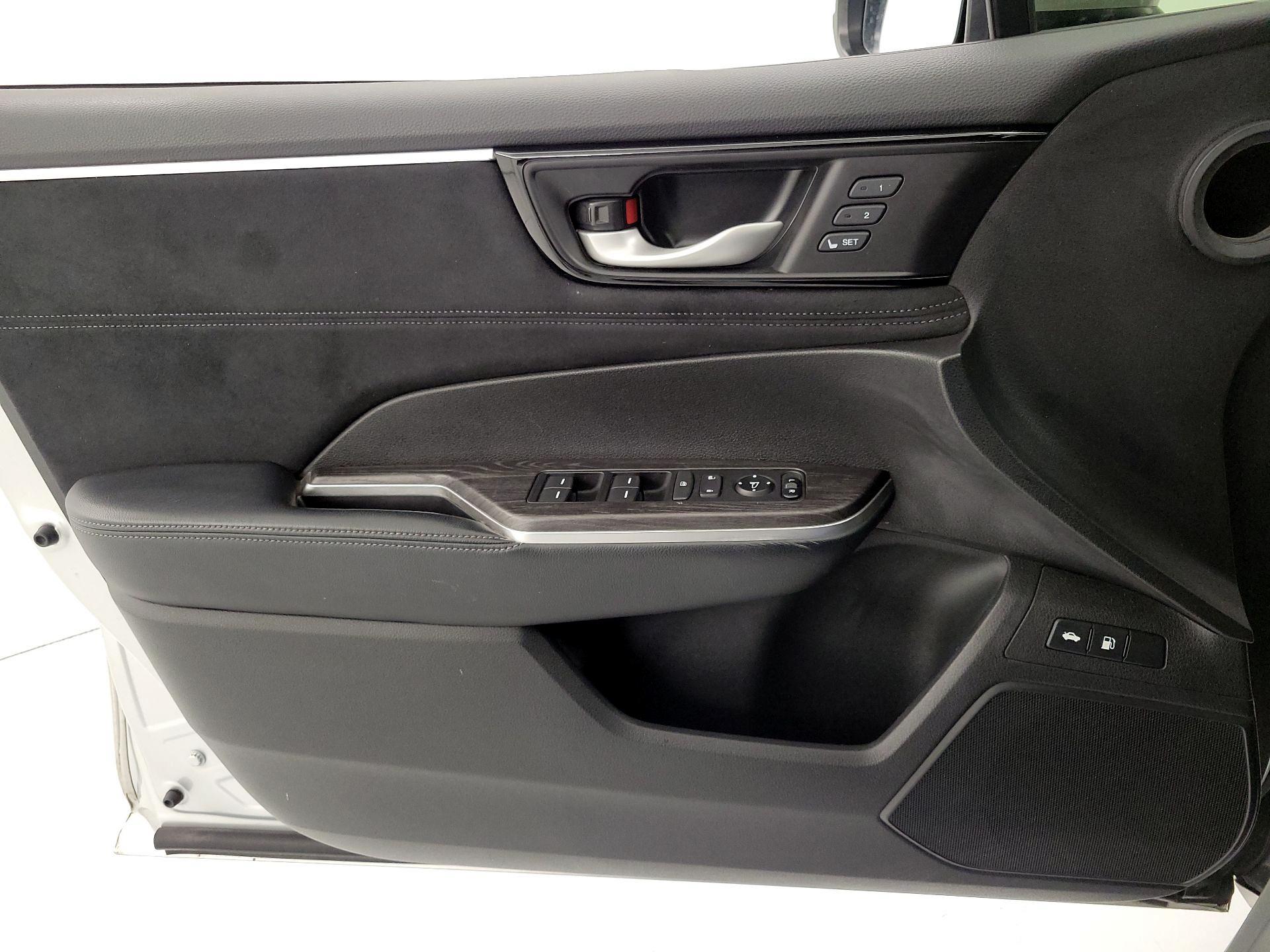 Thumbnail: 2018 Honda Clarity - 12