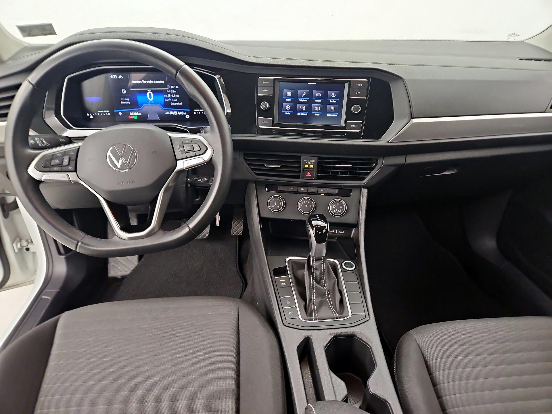 Thumbnail: 2024 Volkswagen Jetta - 9