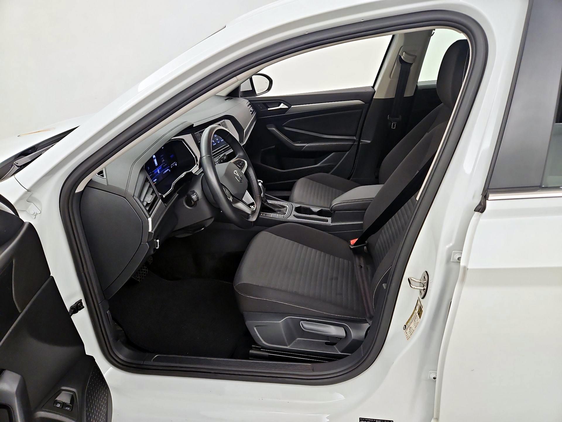 Thumbnail: 2024 Volkswagen Jetta - 11