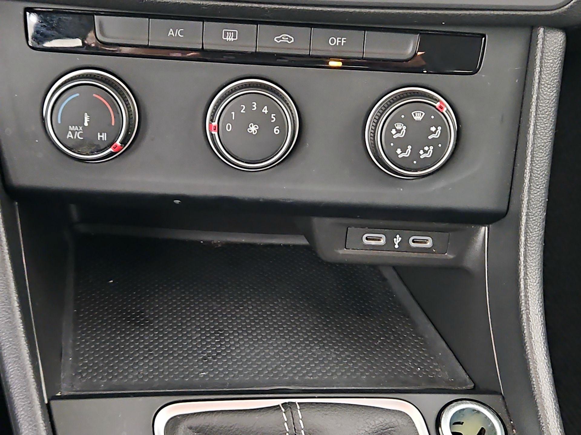 Thumbnail: 2024 Volkswagen Jetta - 16