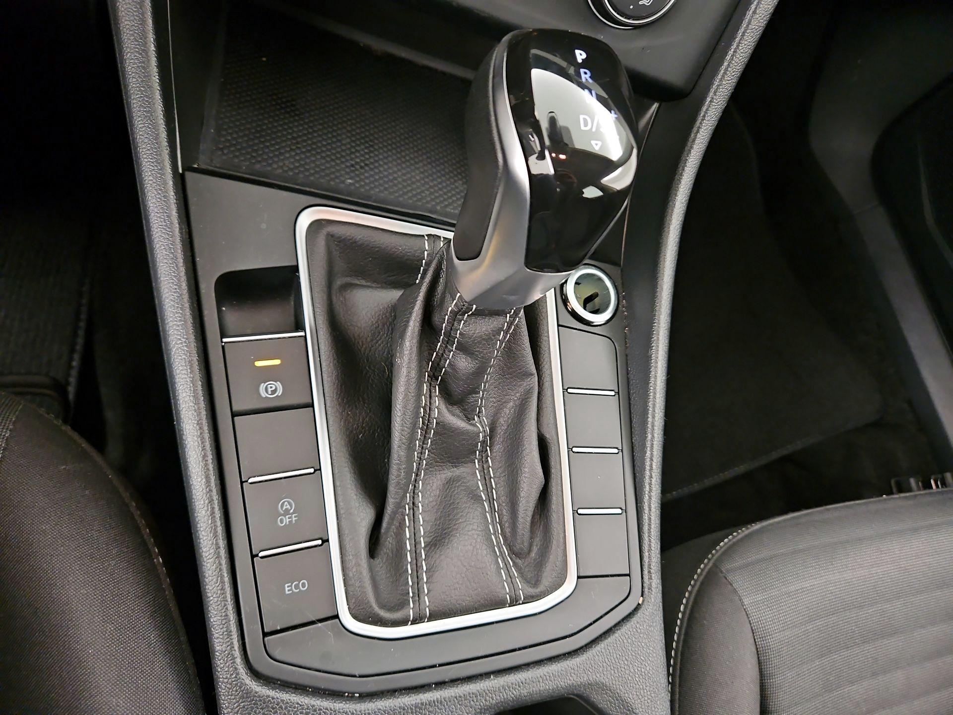 Thumbnail: 2024 Volkswagen Jetta - 17