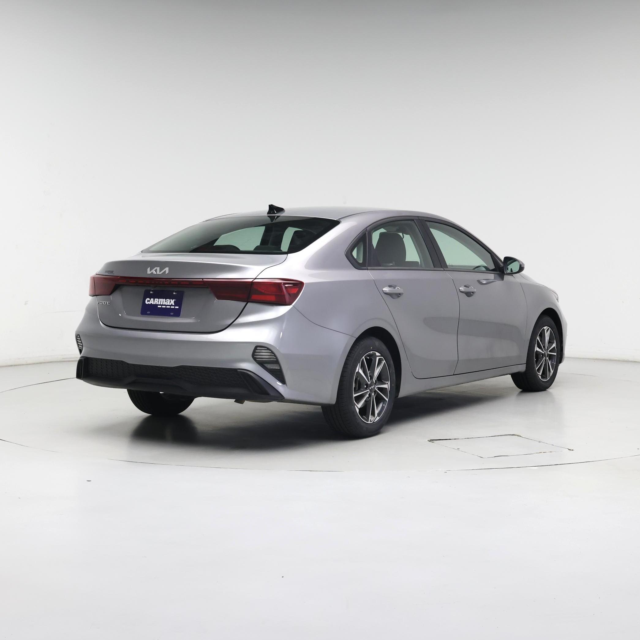Thumbnail: 2024 Kia Forte - 8