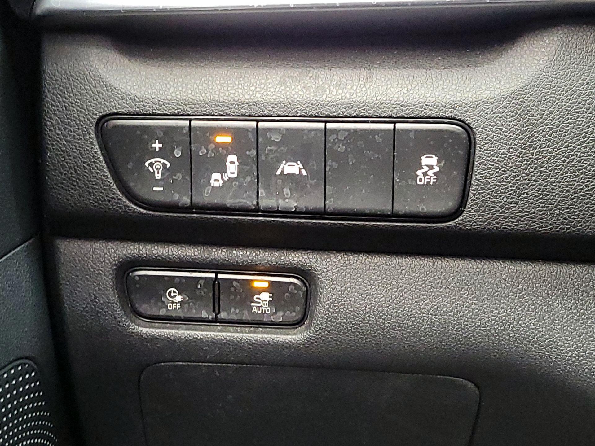 Thumbnail: 2022 Kia Niro - 13