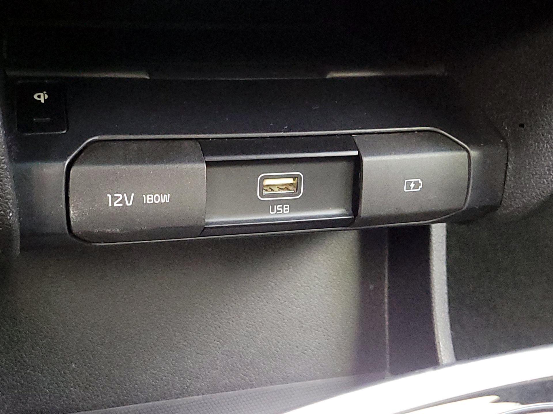 Thumbnail: 2022 Kia Niro - 18