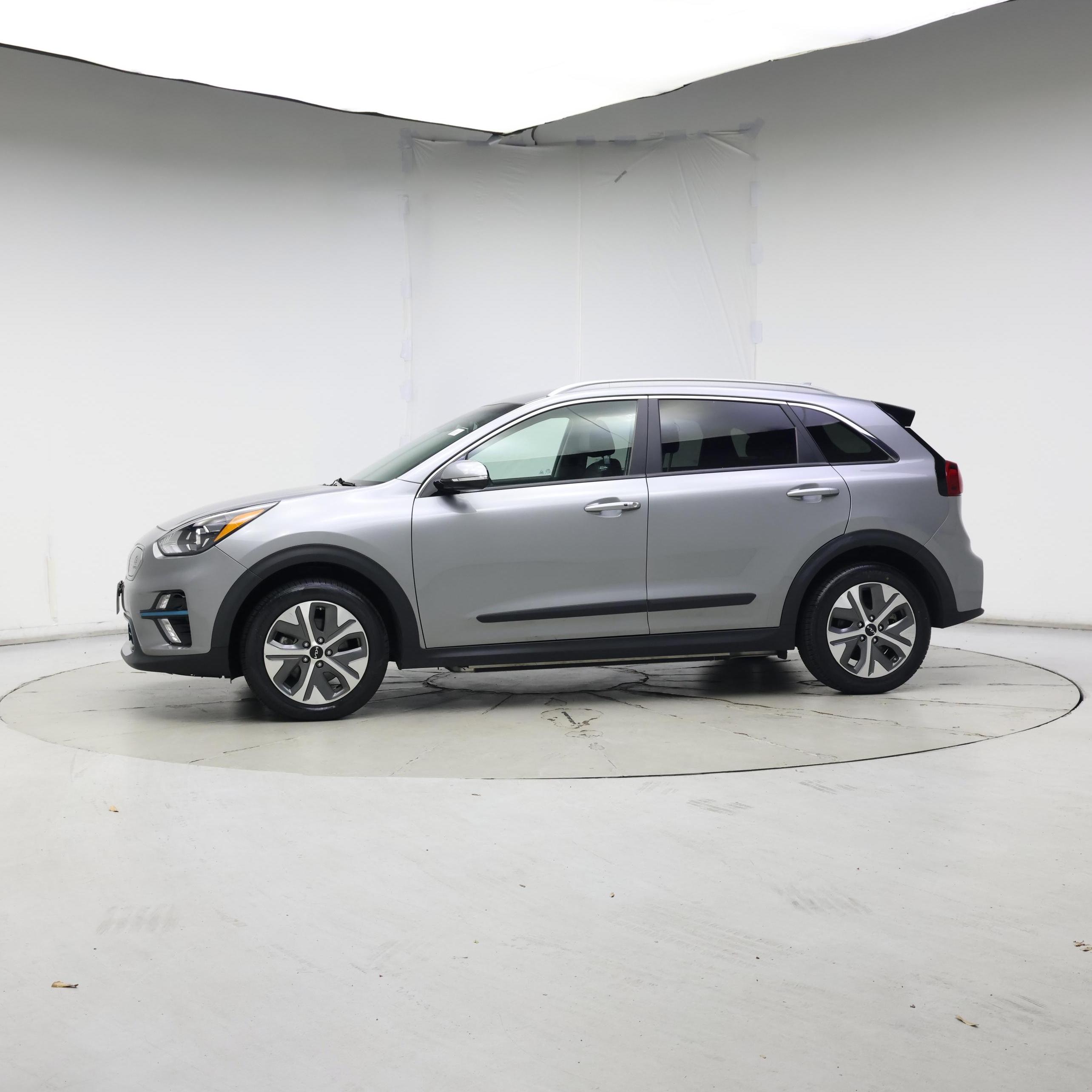 Thumbnail: 2022 Kia Niro - 3