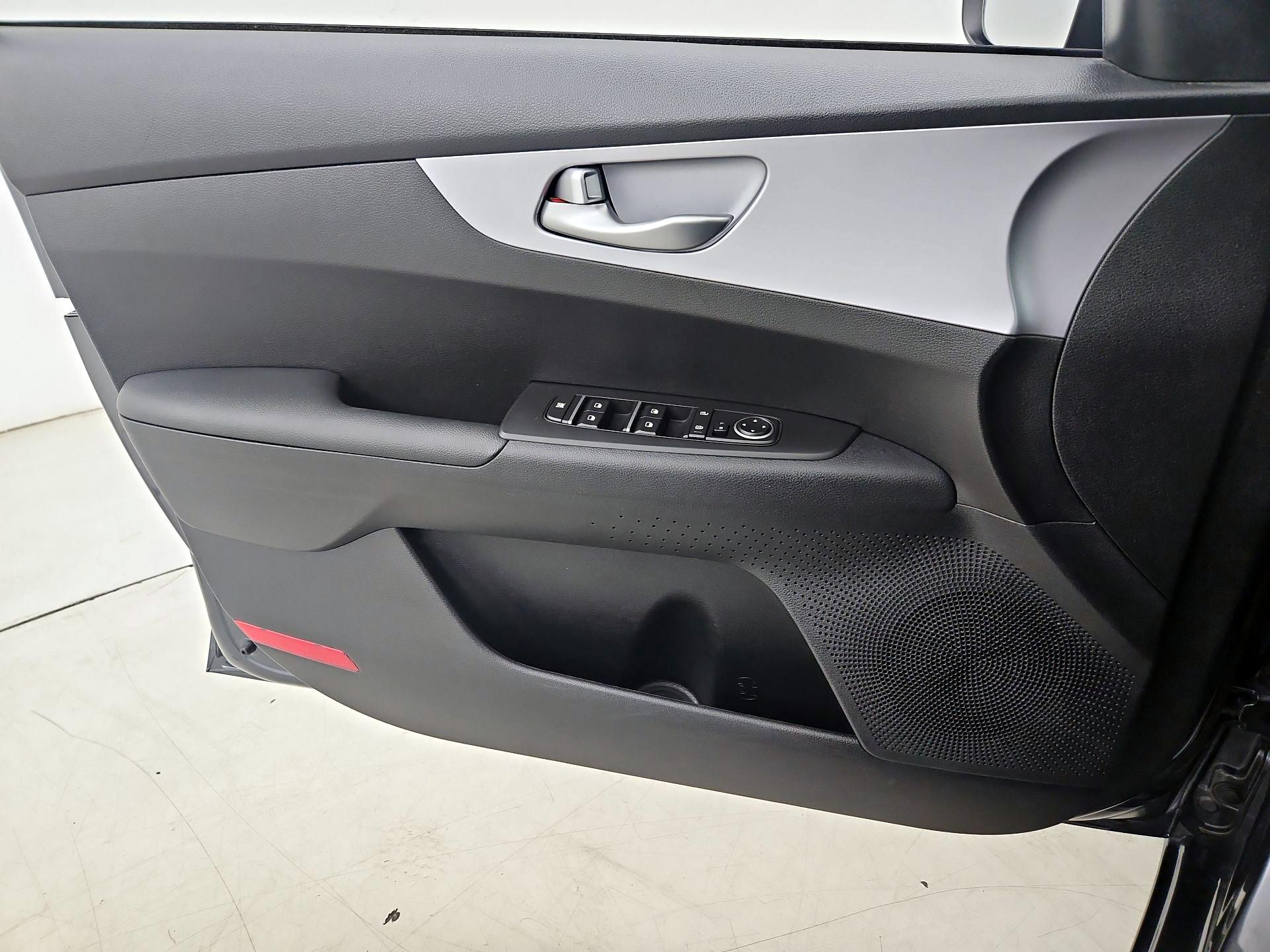 Thumbnail: 2024 Kia Forte - 12