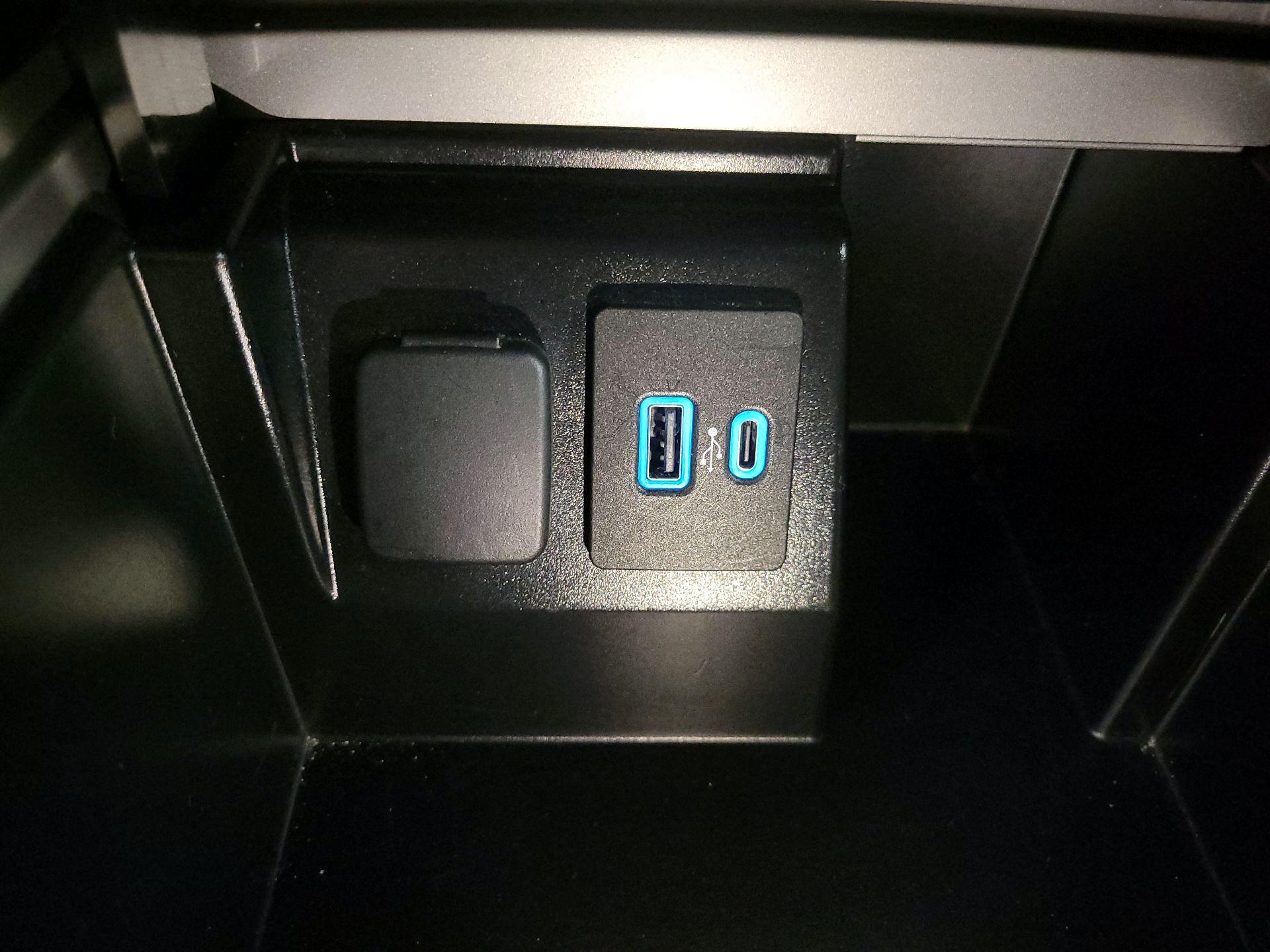 Thumbnail: 2023 Ford Explorer - 19