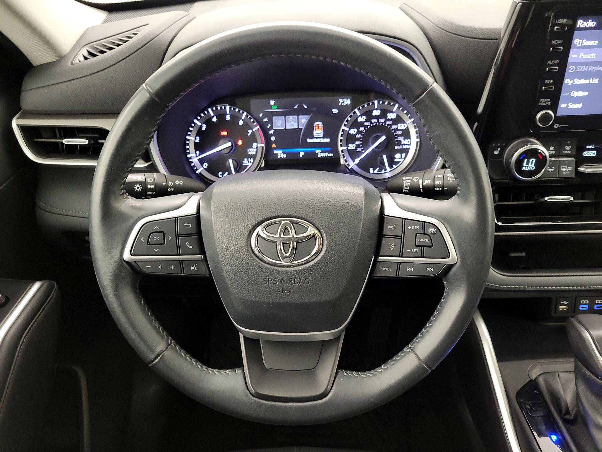 Thumbnail: 2022 Toyota Highlander - 10