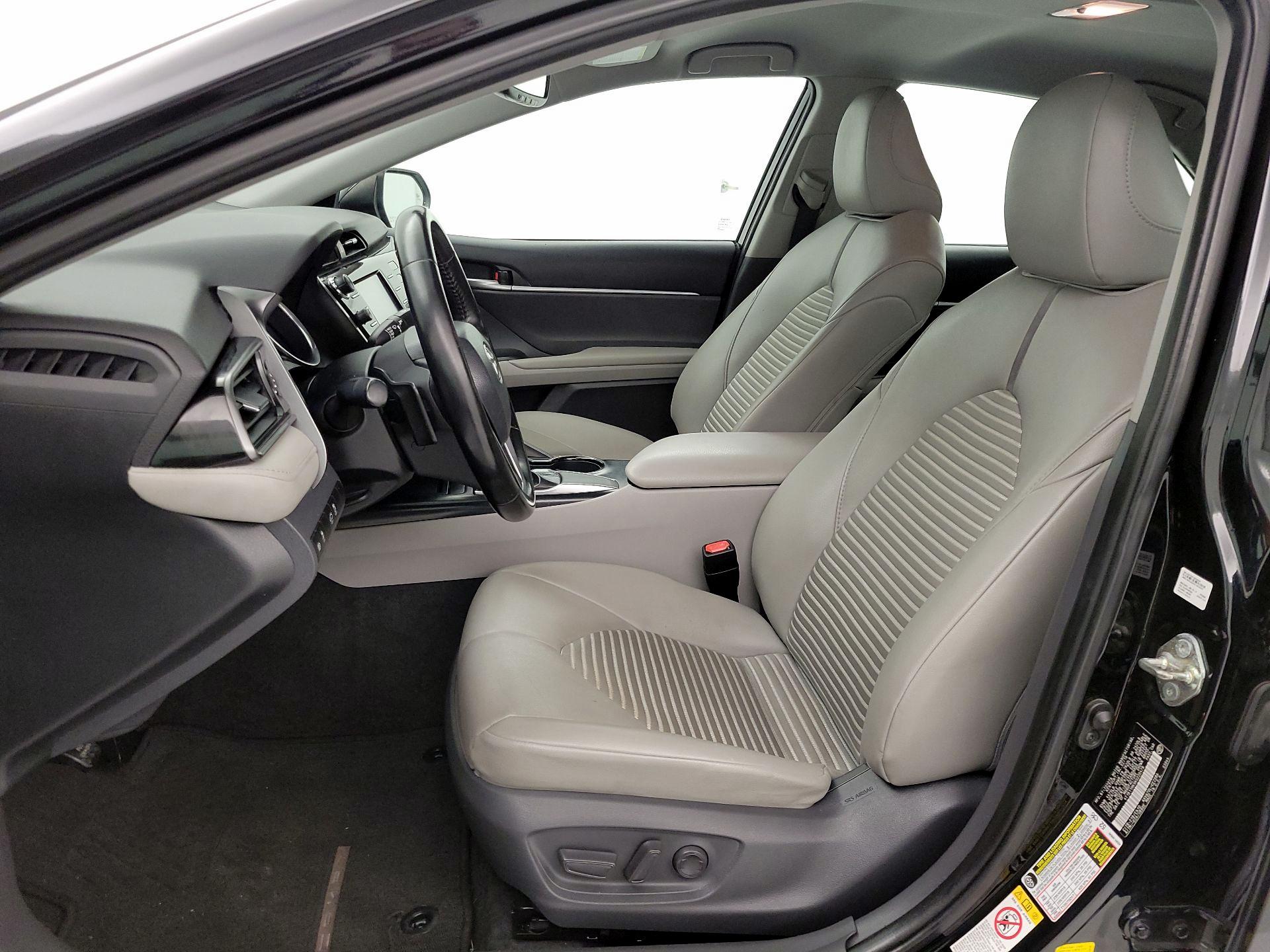 Thumbnail: 2019 Toyota Camry - 11