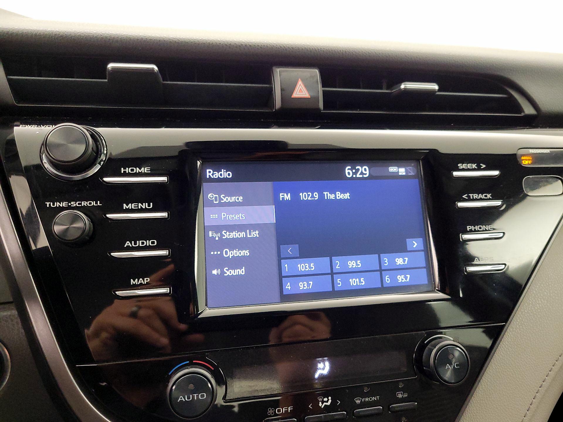 Thumbnail: 2019 Toyota Camry - 15