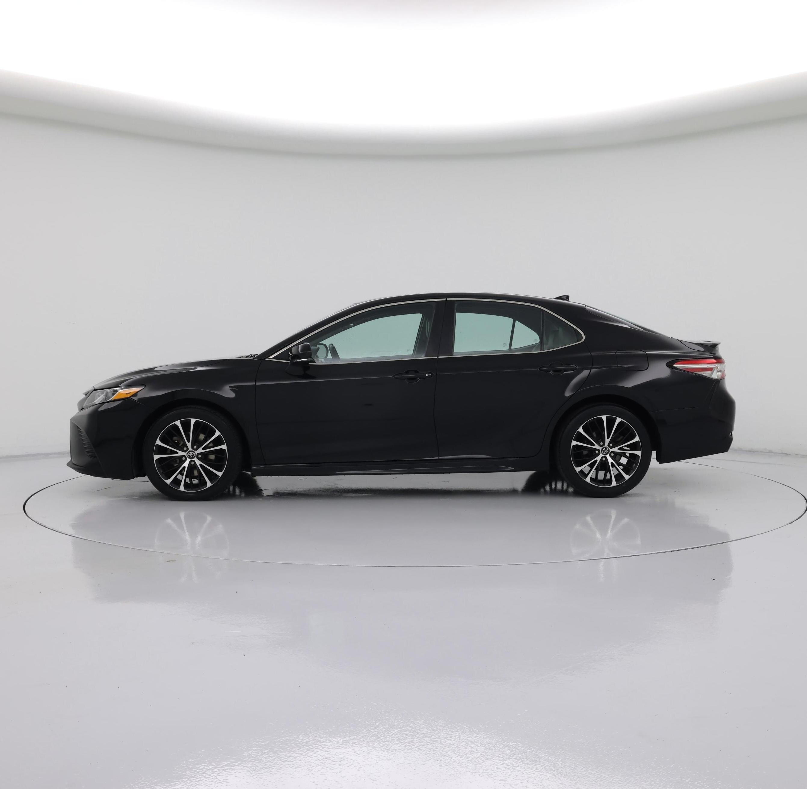 Thumbnail: 2019 Toyota Camry - 3