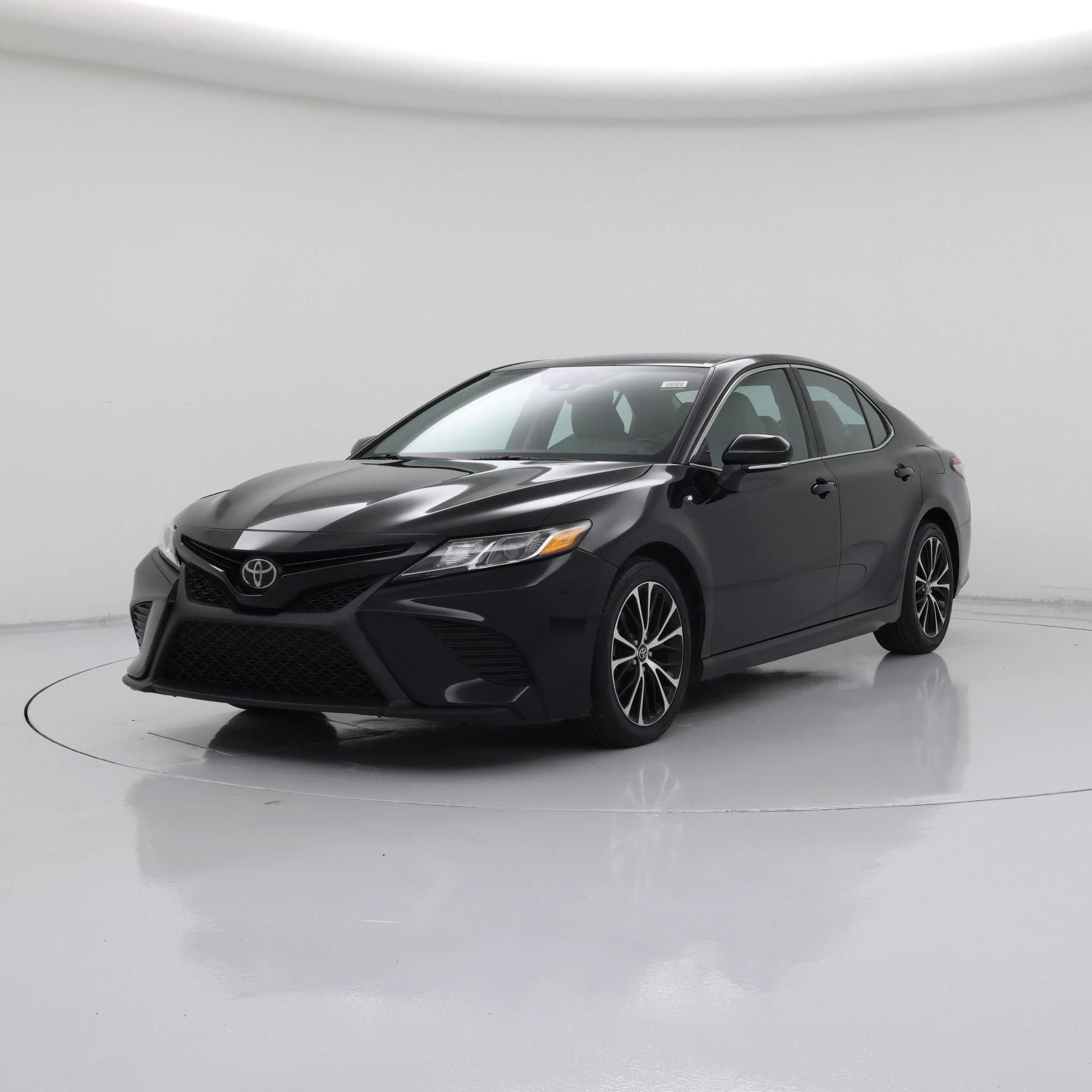 Thumbnail: 2019 Toyota Camry - 4