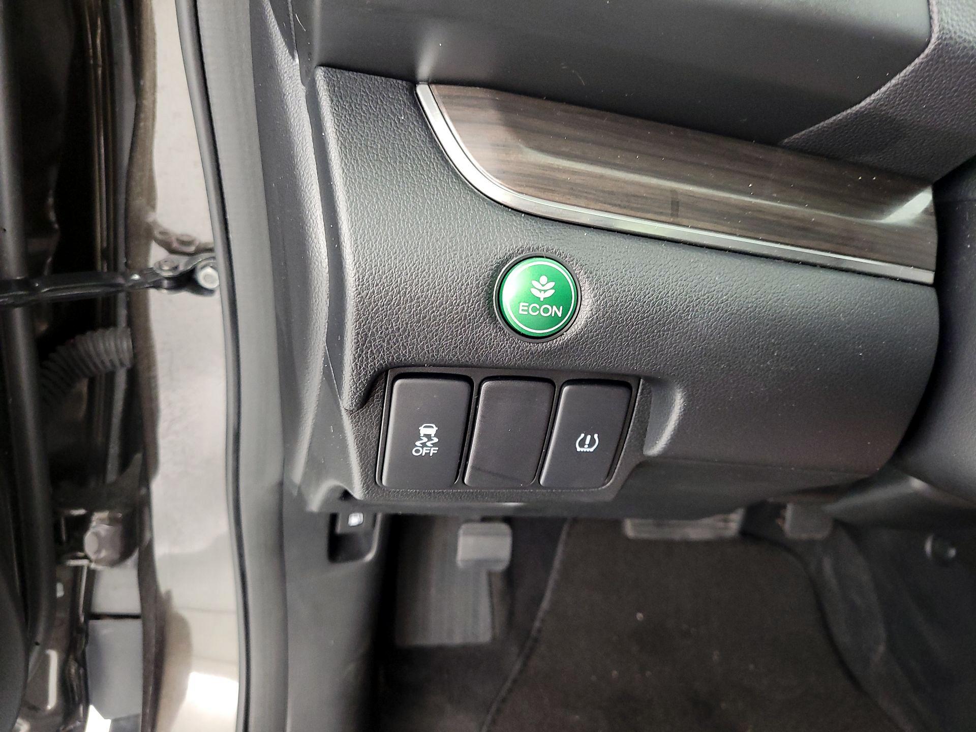 Thumbnail: 2016 Honda CR-V - 13