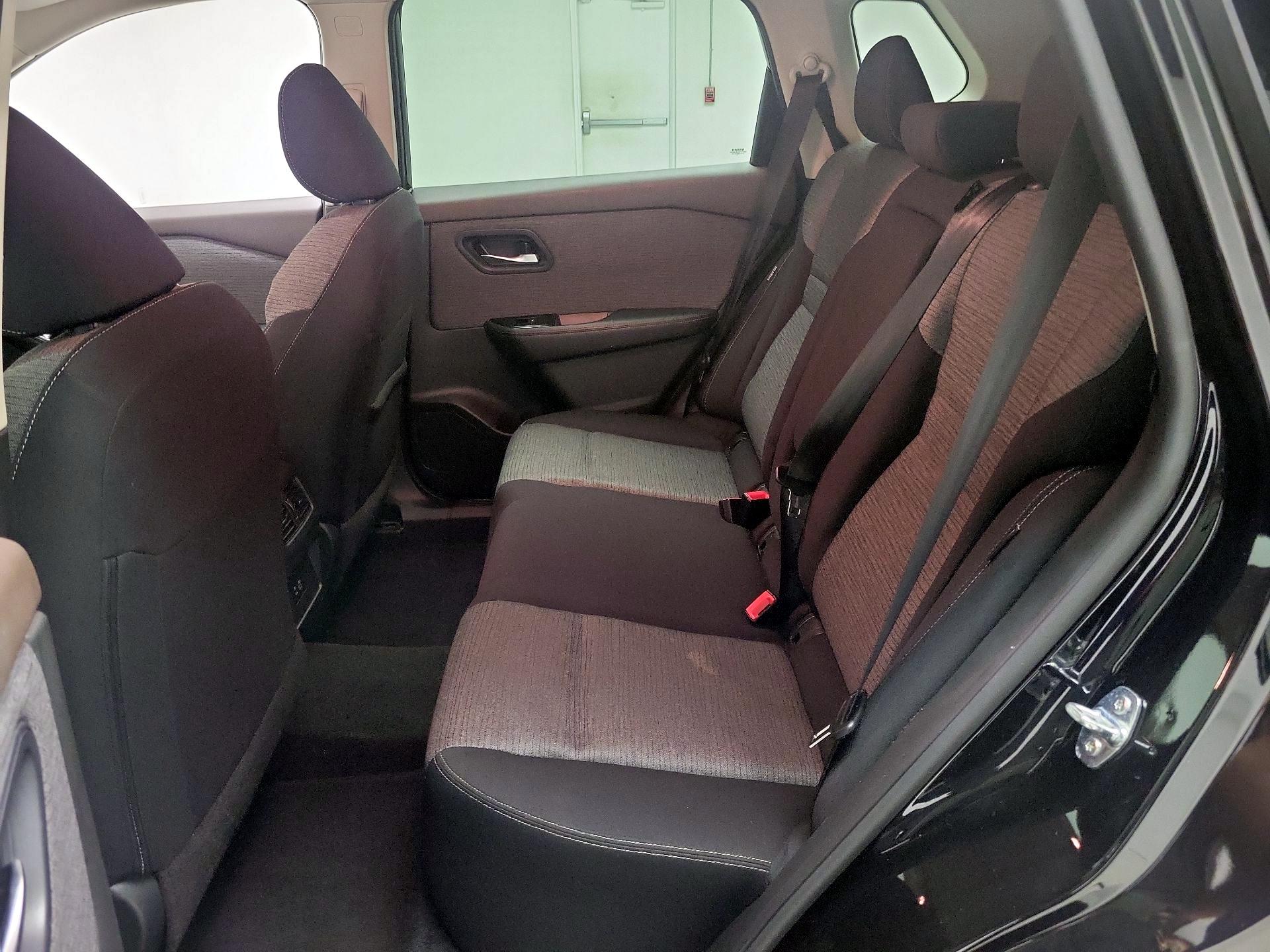 Thumbnail: 2023 Nissan Rogue - 19