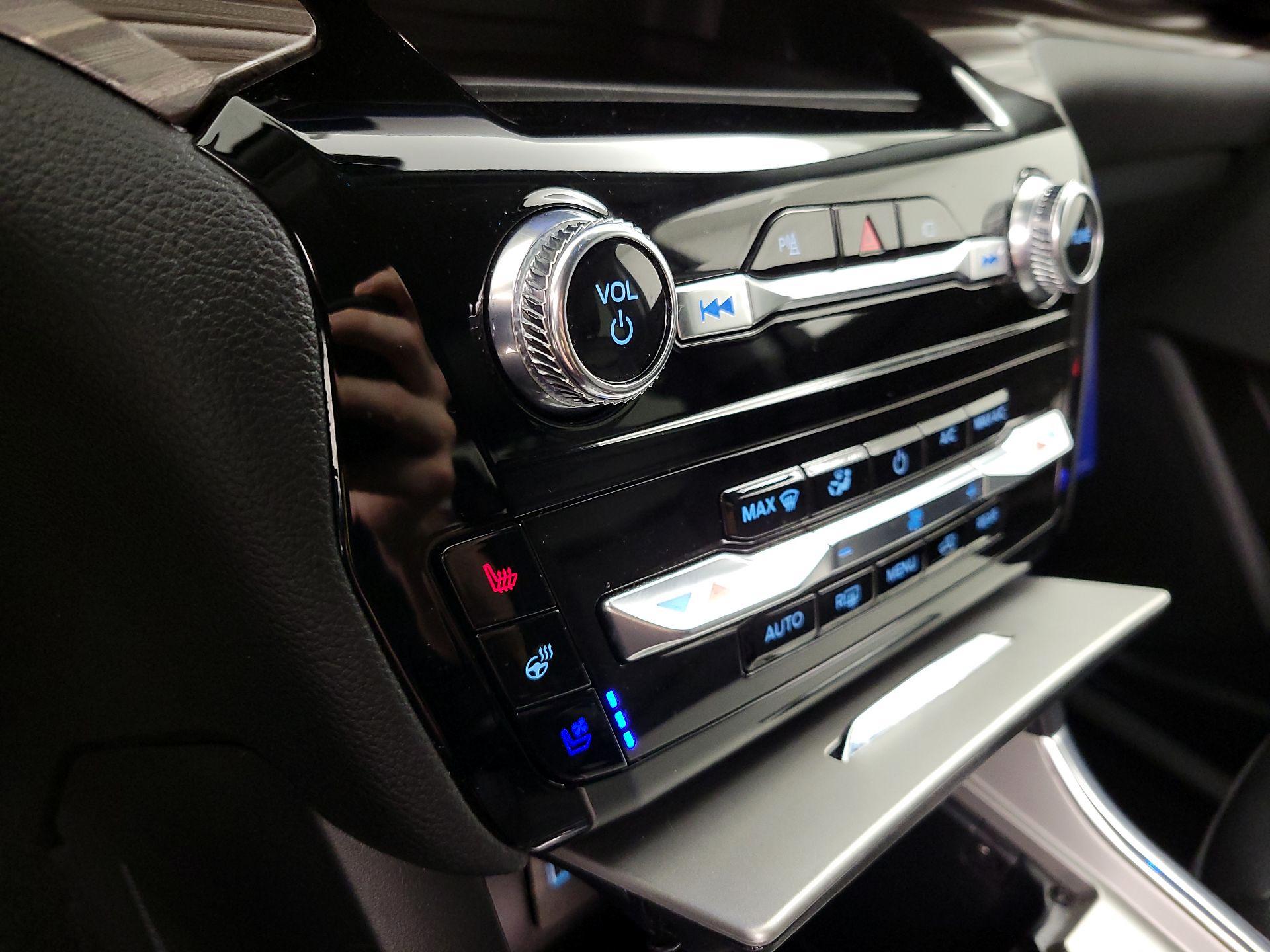 Thumbnail: 2023 Ford Explorer - 17