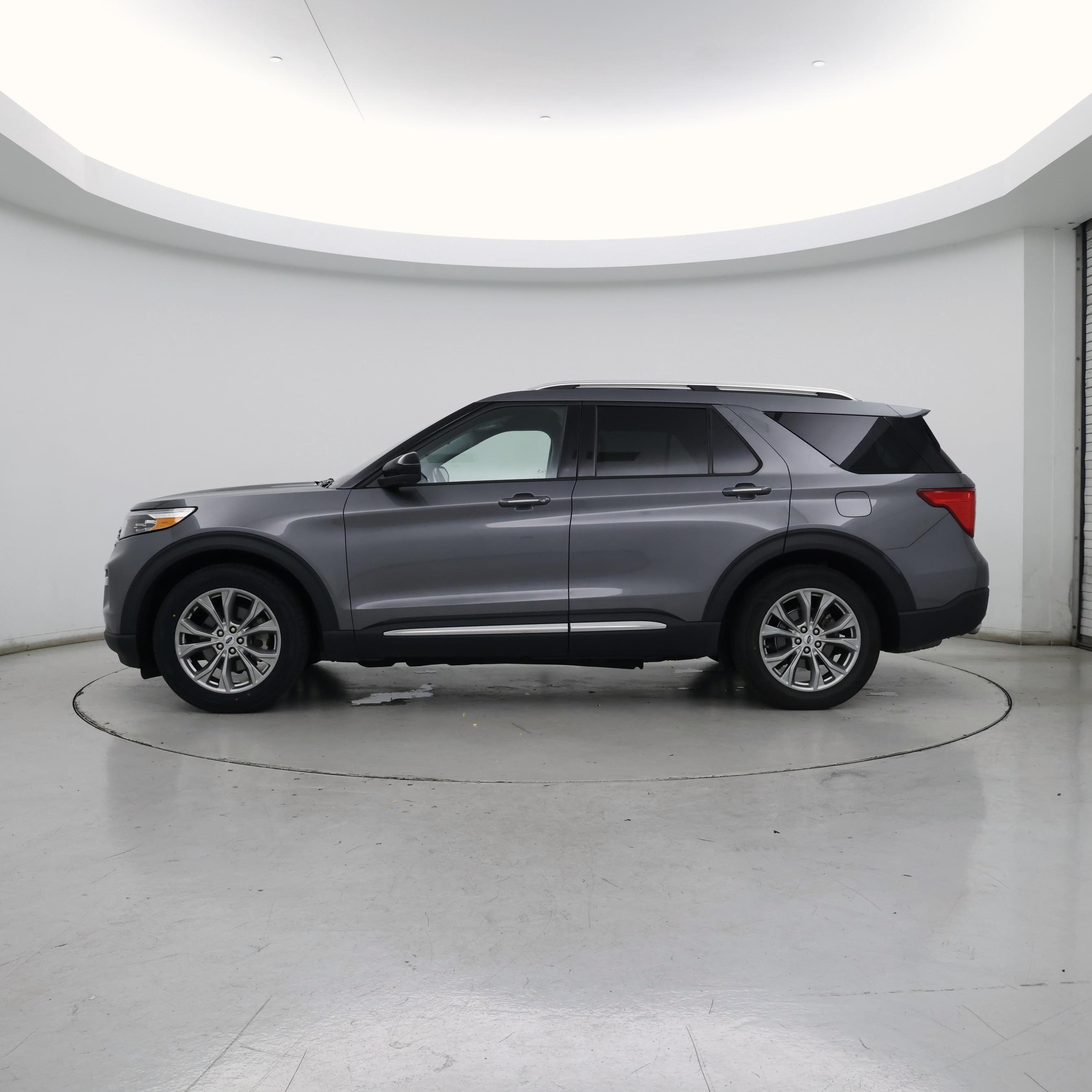 Thumbnail: 2023 Ford Explorer - 3