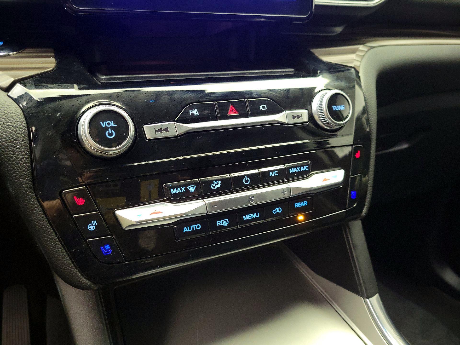 Thumbnail: 2023 Ford Explorer - 17