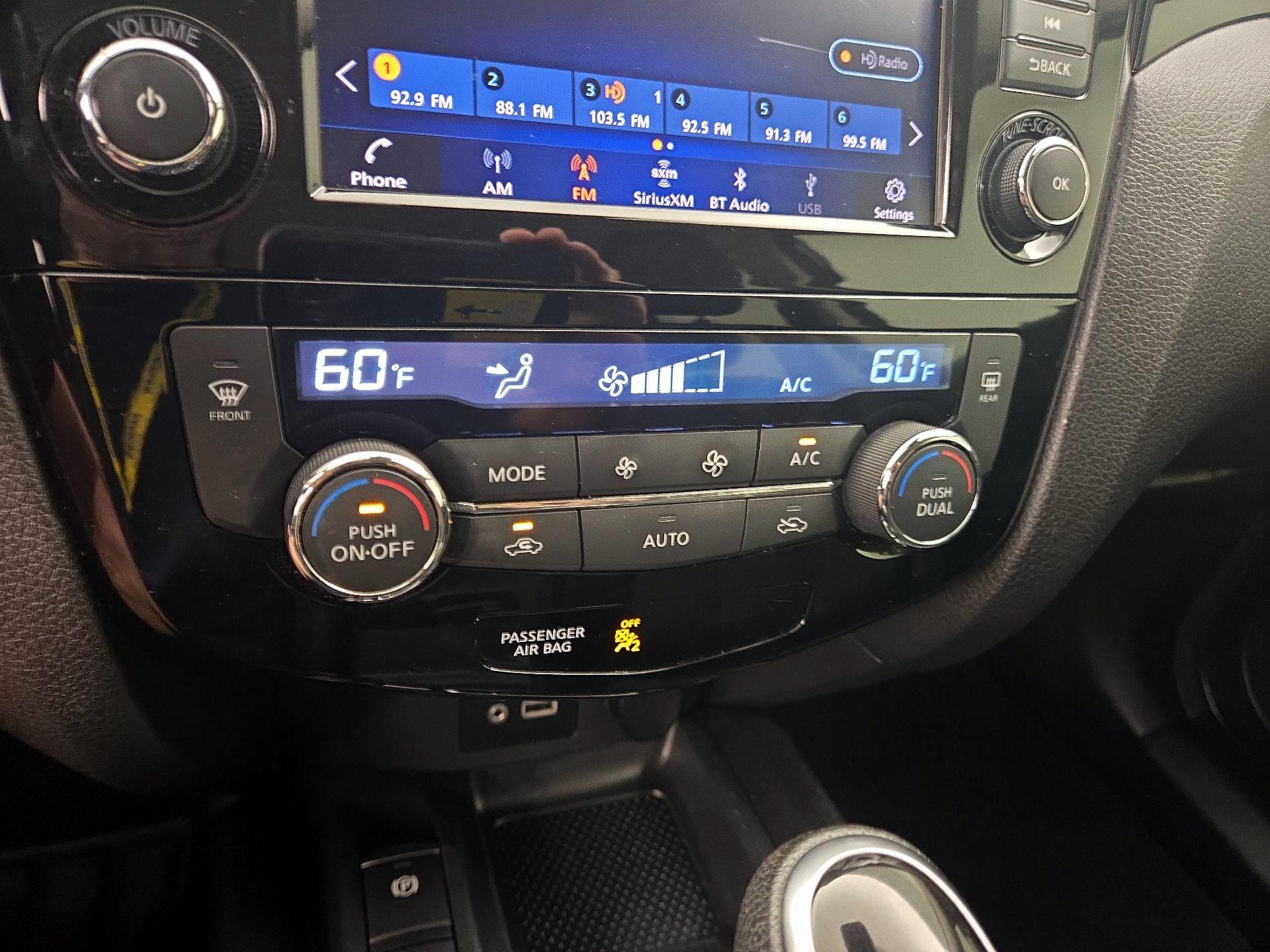 Thumbnail: 2021 Nissan Rogue Sport - 17