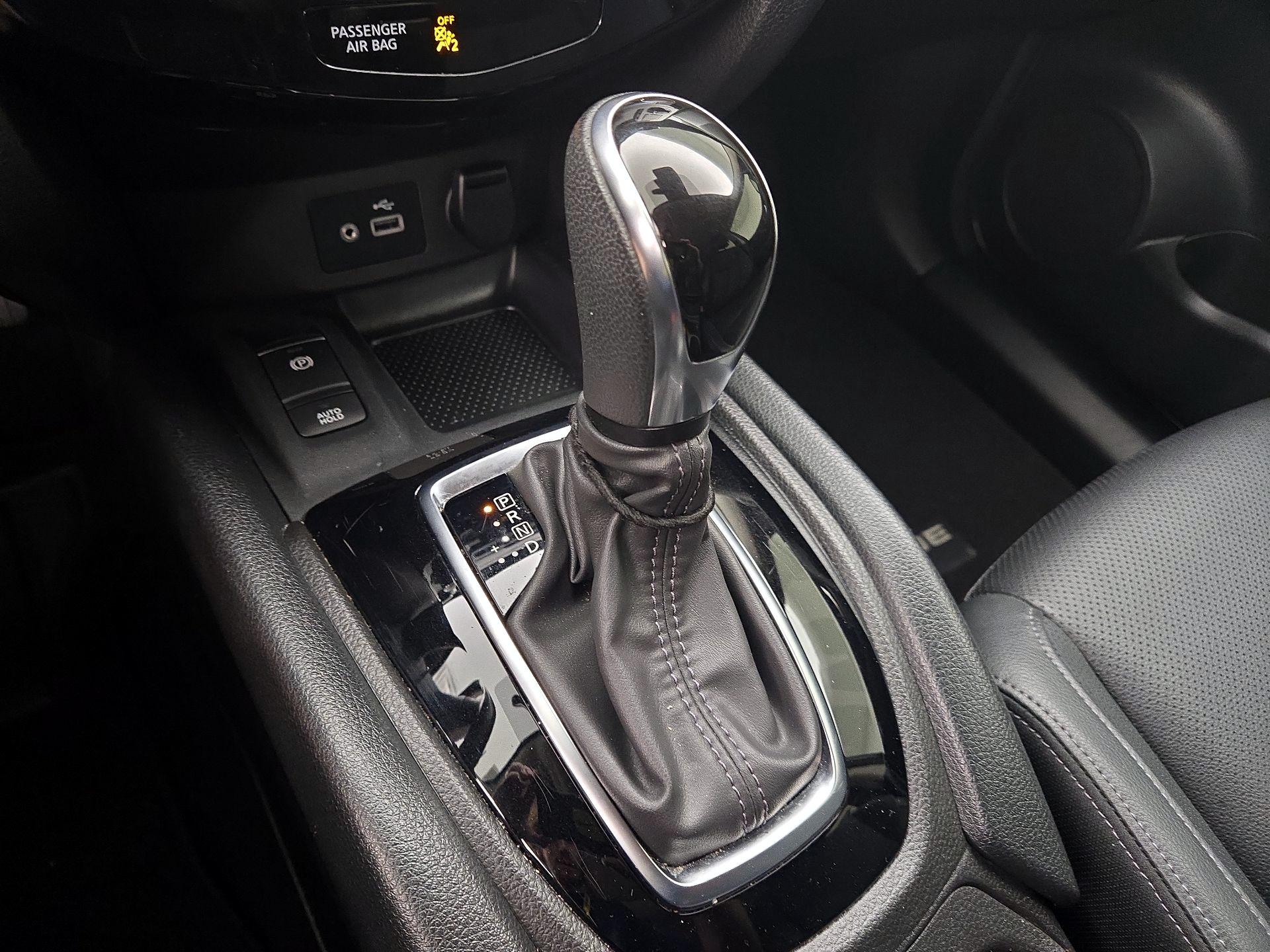 Thumbnail: 2021 Nissan Rogue Sport - 18