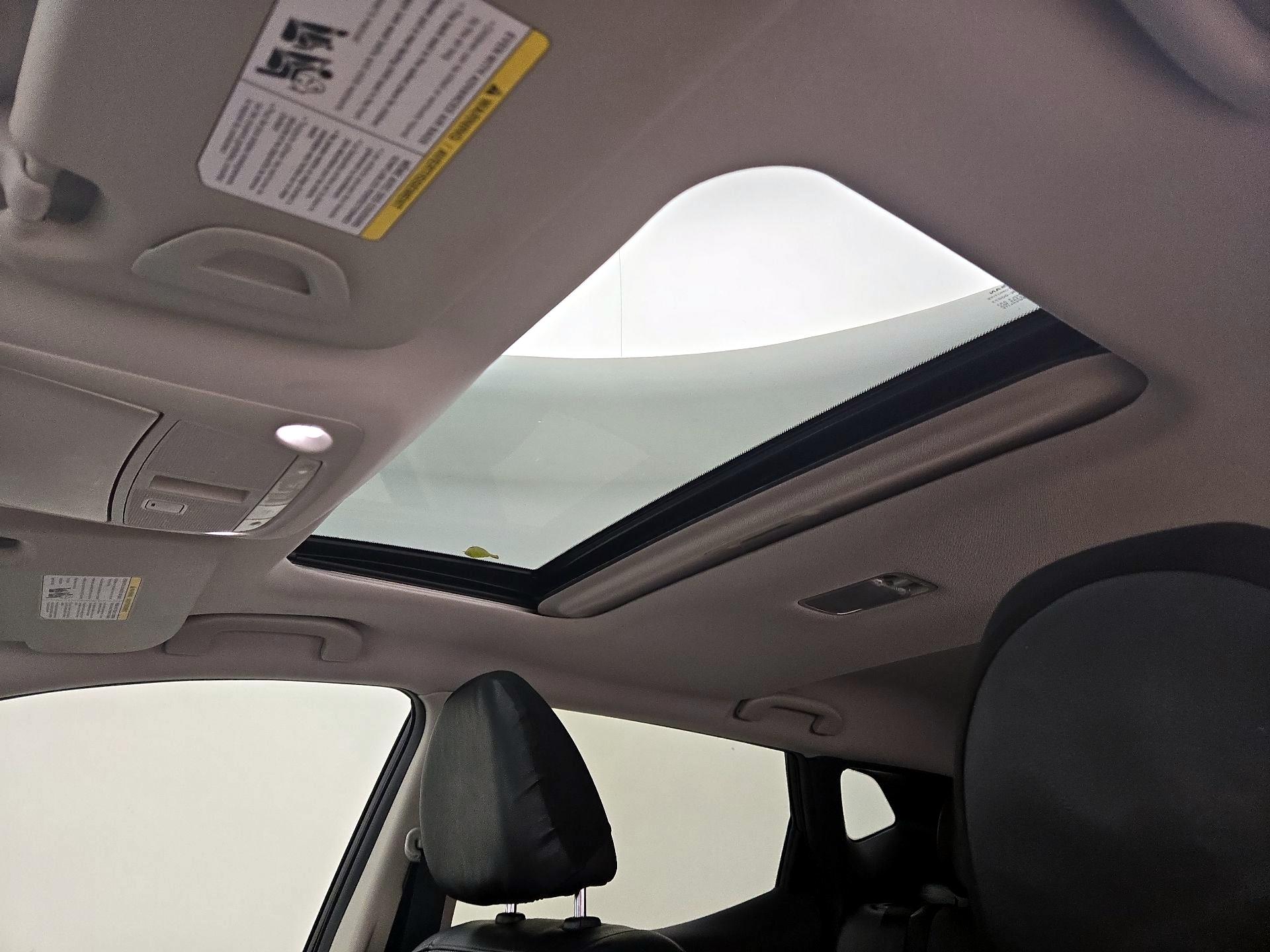 Thumbnail: 2021 Nissan Rogue Sport - 20